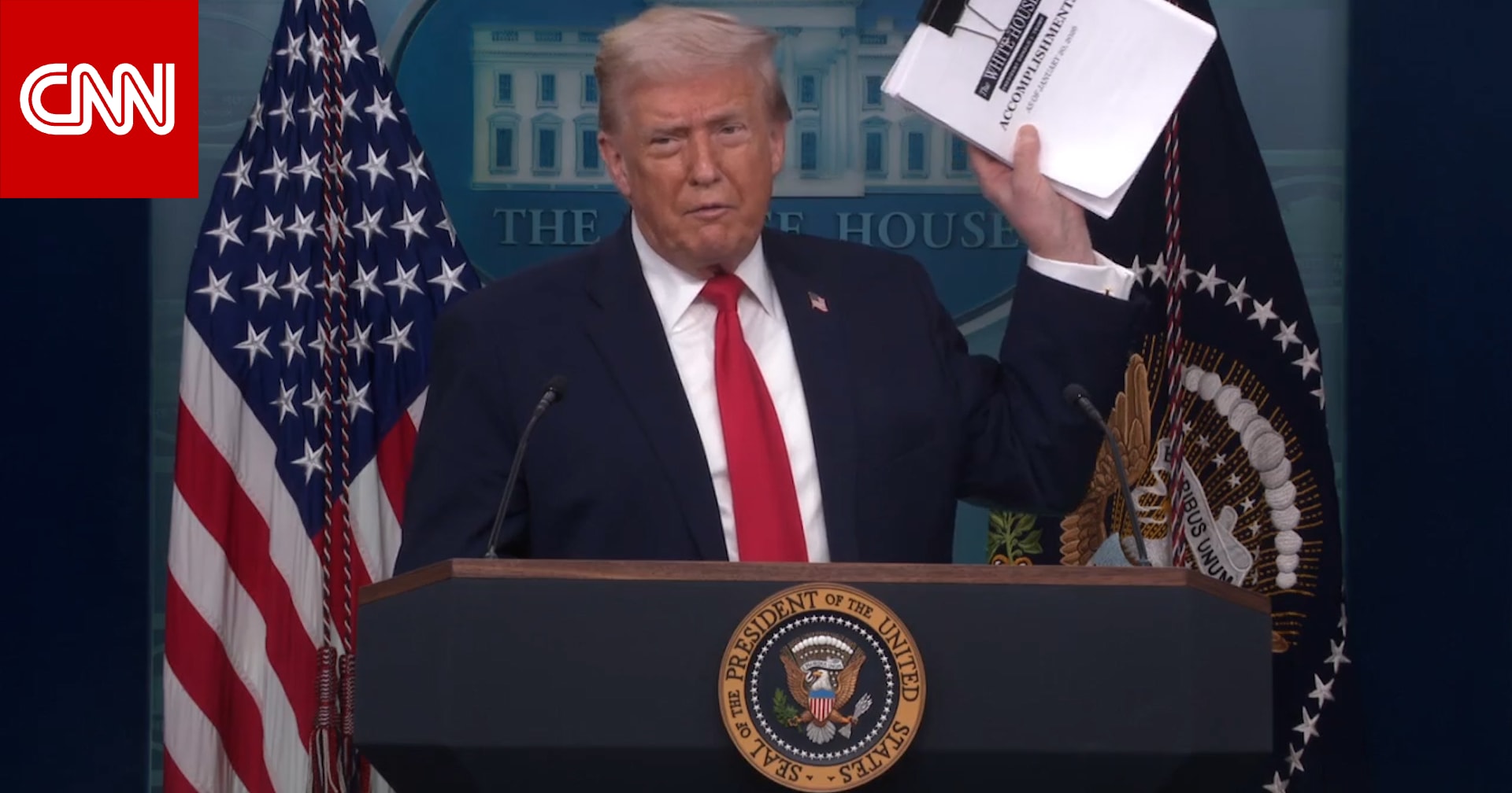 ترامب يستهل مؤتمراً صحفياً بعرض صور جنائية لـ"قتلة مختلين عقليًا" والشكوى من"فريق علاقاته العامة"