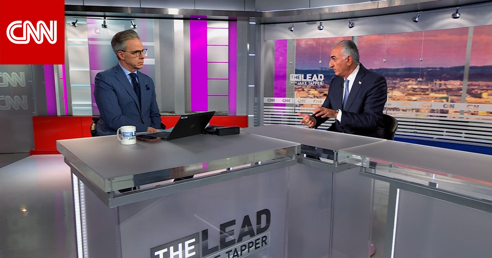 نجل شاه إيران المخلوع يدعو إلى شن غارات جوية أمريكية لإسقاط النظام الإيراني