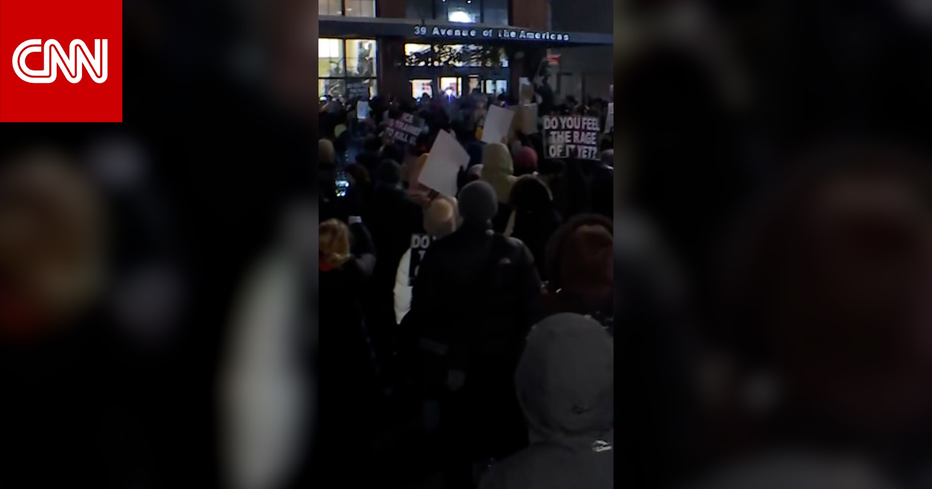 شاهد ردّ فعل محتجين أمام فندقٍ ظنّوا أن داخله ضباطًا من إدارة الهجرة في نيويورك