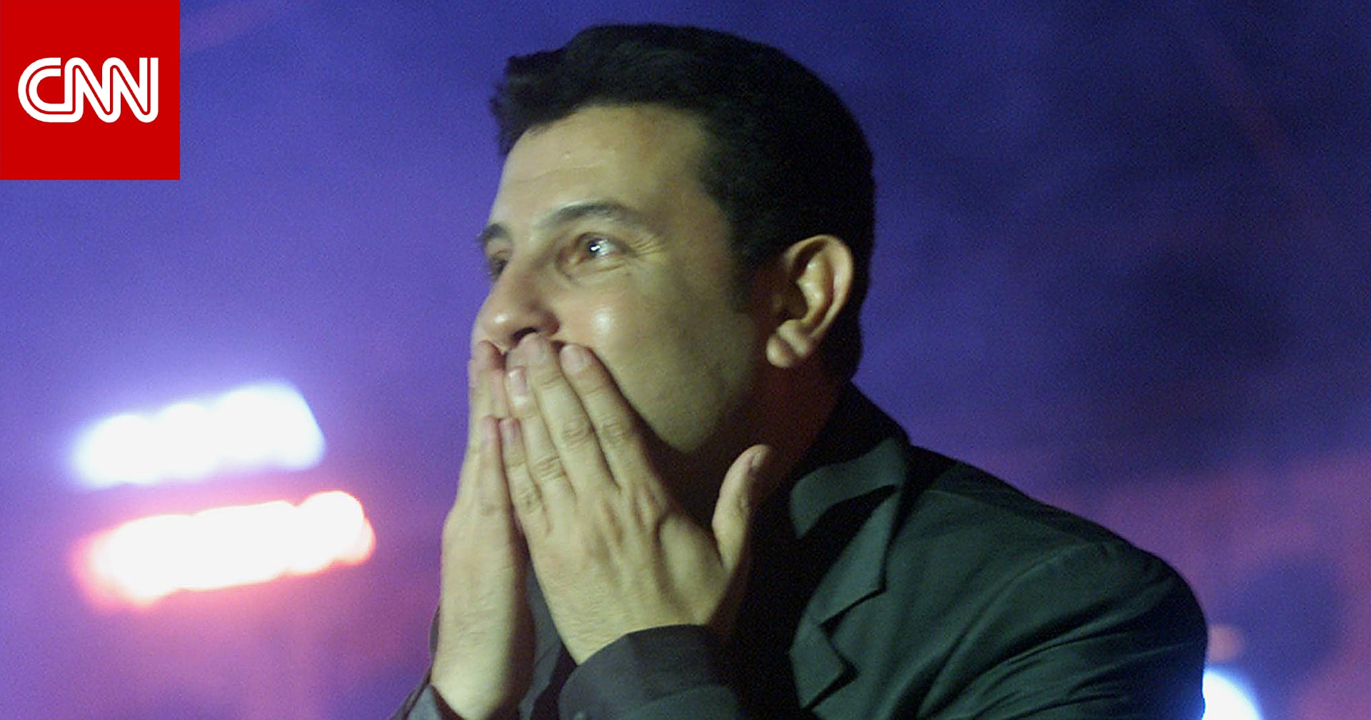 هاني شاكر يحيي أولى حفلاته على كرسي بعد خضوعه لعمل جراحي