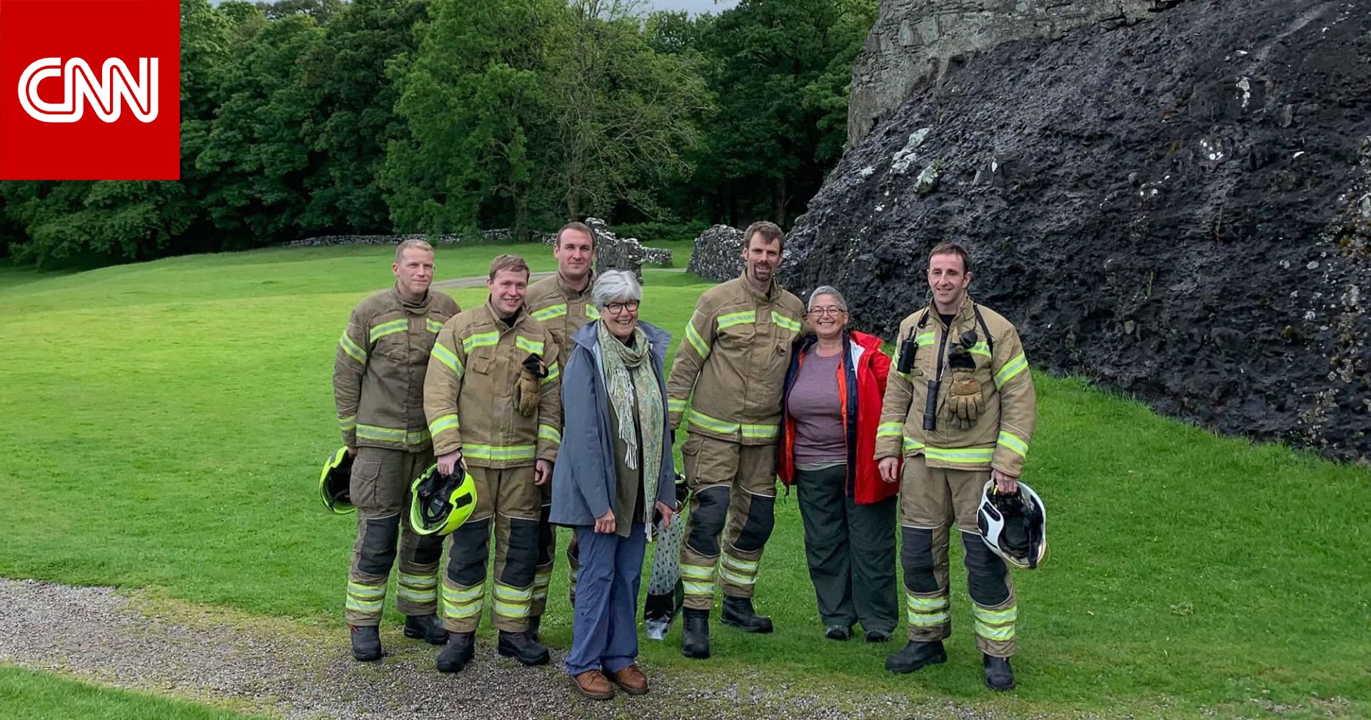 سائحتان أمريكيتان تعلقان داخل قلعة في اسكتلندا..كيف أنقذهما رجال الإطفاء؟ 