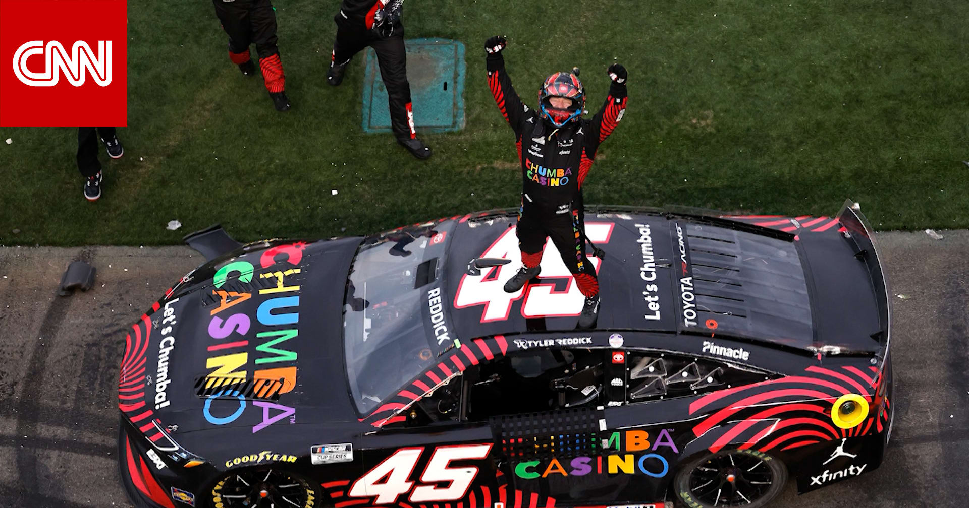 تايلر ريديك يفوز بسباق "دايتونا 500" بسيارة مملوكة لمايكل جوردان