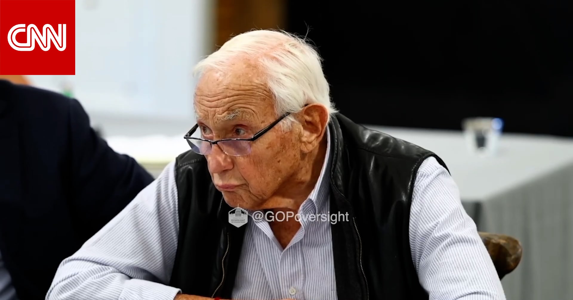 الملياردير ليس ويكسنر المالك السابق لـ"فيكتوريا سيكريت" ينفي معرفته بجرائم إبستين في شهادته