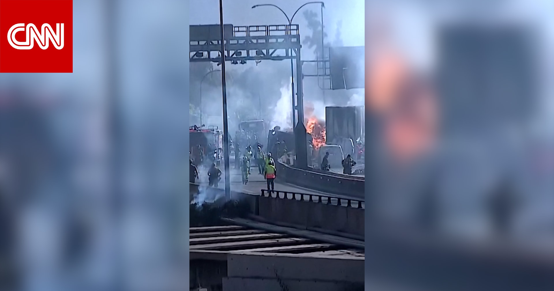 لحظة انفجار شاحنة غاز على طريق سريع في تشيلي