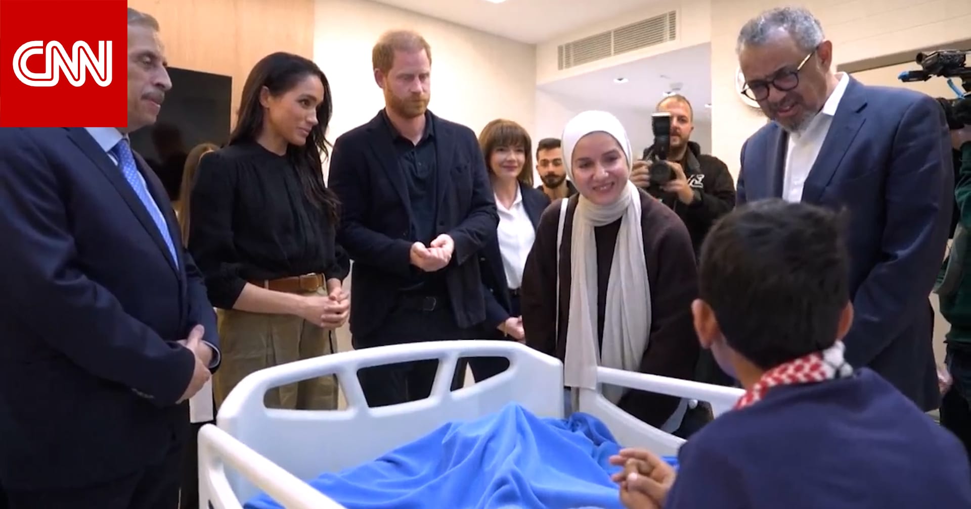 هاري وميغان يلتقيان بالنازحين من غزة لتلقي العلاج في الأردن