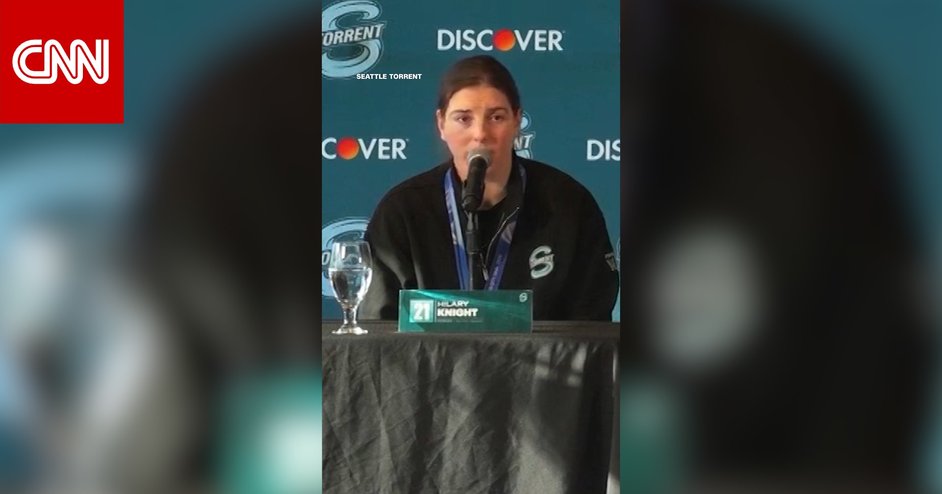 قائدة فريق الهوكي النسائي الأمريكي تصف مزحة ترامب بأنها "مقززة"