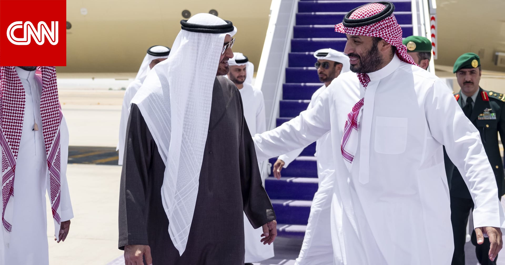 محمد بن سلمان يتصل بمحمد بن زايد: السعودية تضع جميع إمكانياتها لمساندة الإمارات