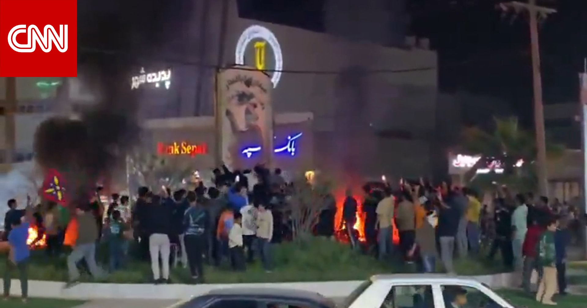 شاهد.. لحظات لاحتفال إيرانيين في الشوارع بعد إعلان مقتل خامنئي