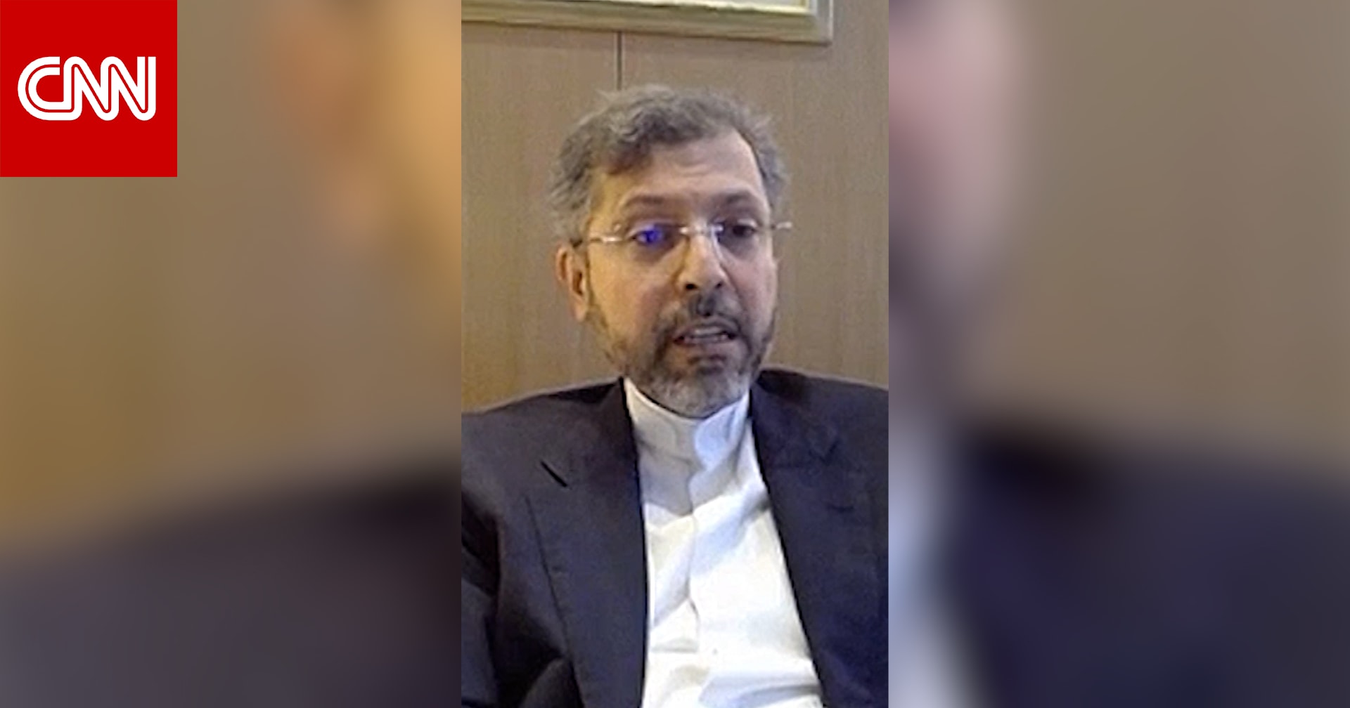 مذيع CNN لمسؤول إيراني: لماذا تقصفون أهدافًا في دول الخليج؟ شاهد كيف رد