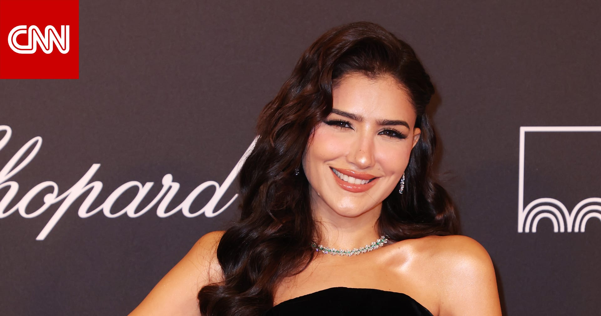 مي عمر تنهي تصوير مسلسل "الست موناليزا" بعد أيام من فقد والدها