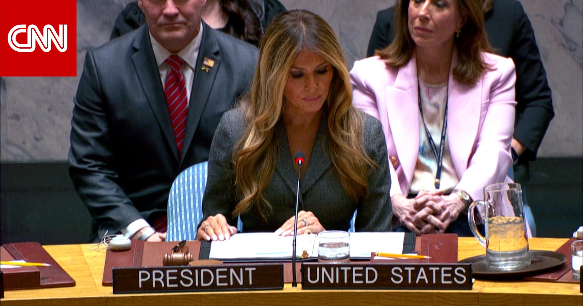 بعد أيام من قصف مدرسة فتيات بإيران.. ميلانيا ترامب تدعم "السلام عبر التعليم"