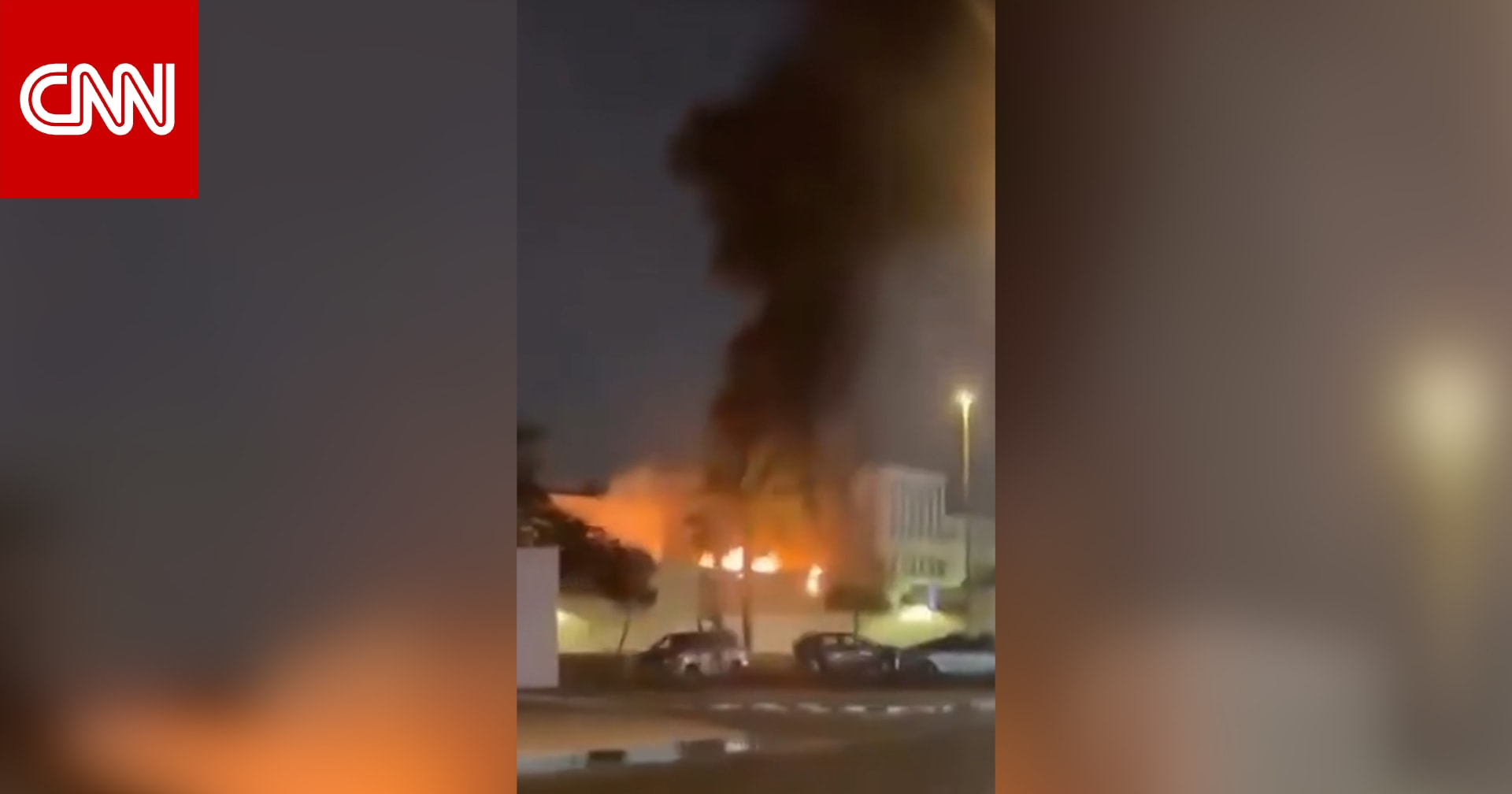 فيديو يُظهر استهداف القنصلية الأمريكية في دبي بمسيّرة يشتبه أنها إيرانية