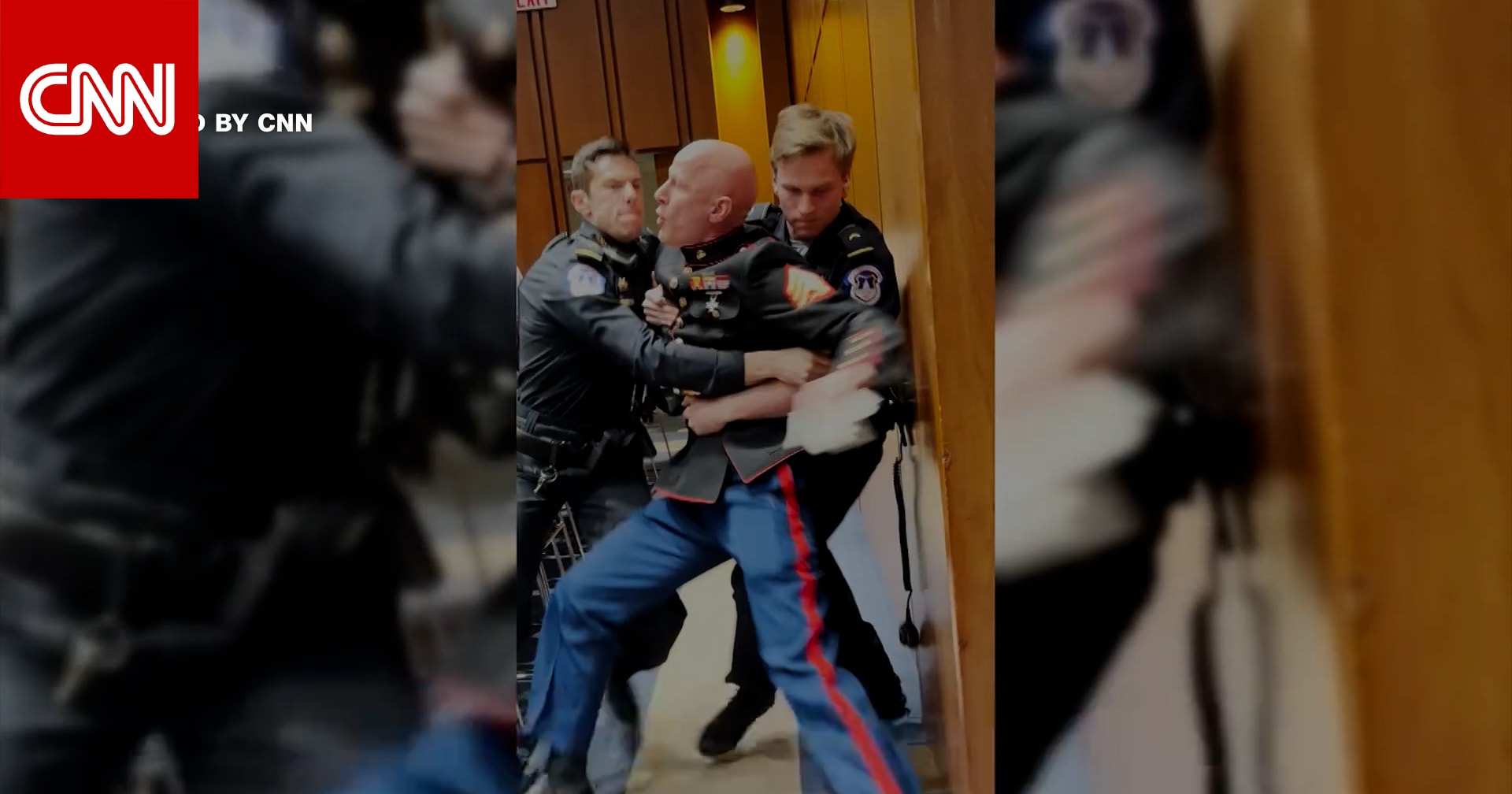 "لا أحد يريد القتال لصالح إسرائيل".. متظاهر يُقاطع جلسة استماع بمجلس الشيوخ احتجاجًا على الحرب مع إيران