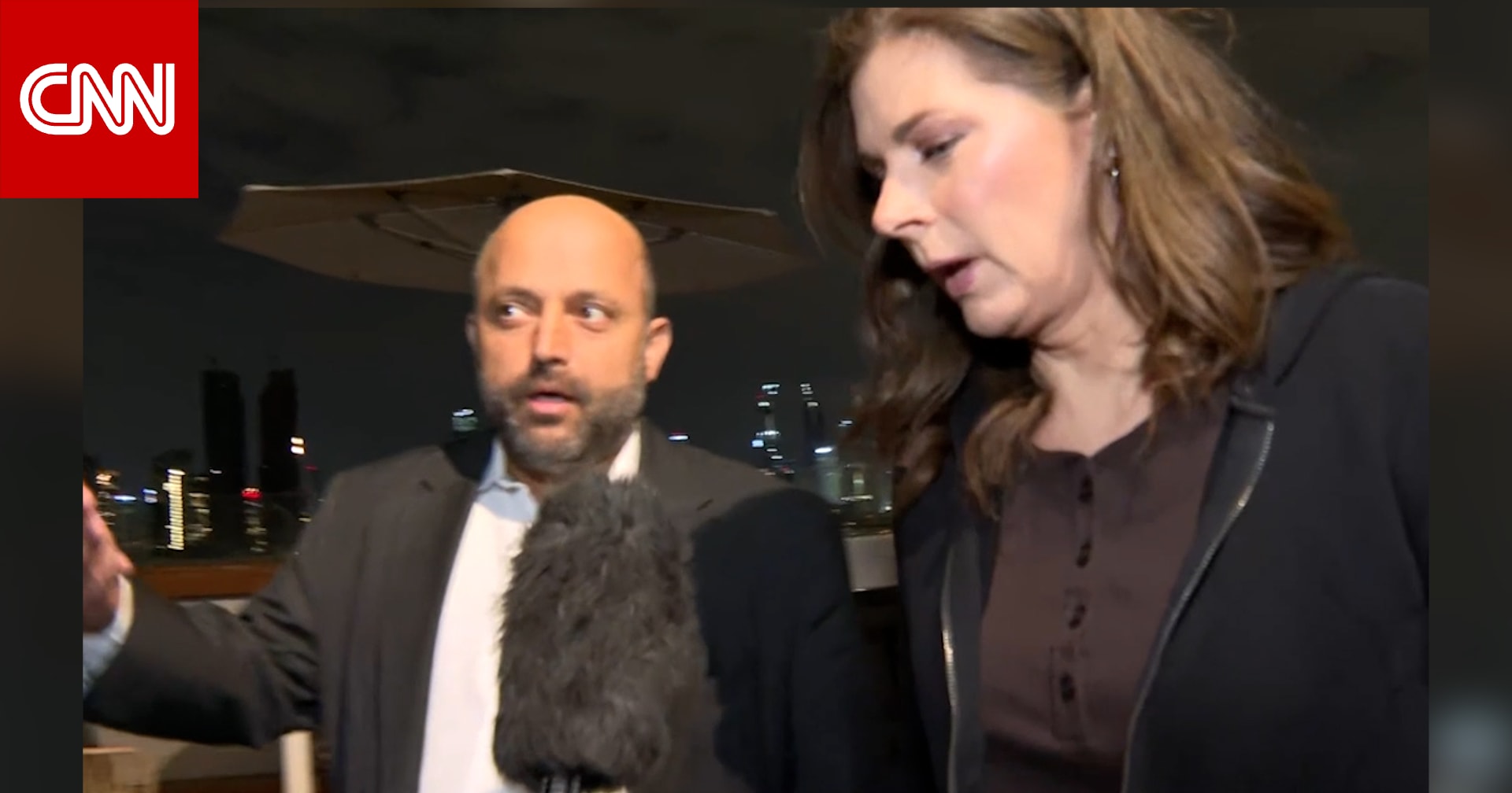 شاهد.. مسؤول إسرائيلي سابق يقول إن بلاده تحرز تقدماً بينما صافرات الإنذار تدوّي