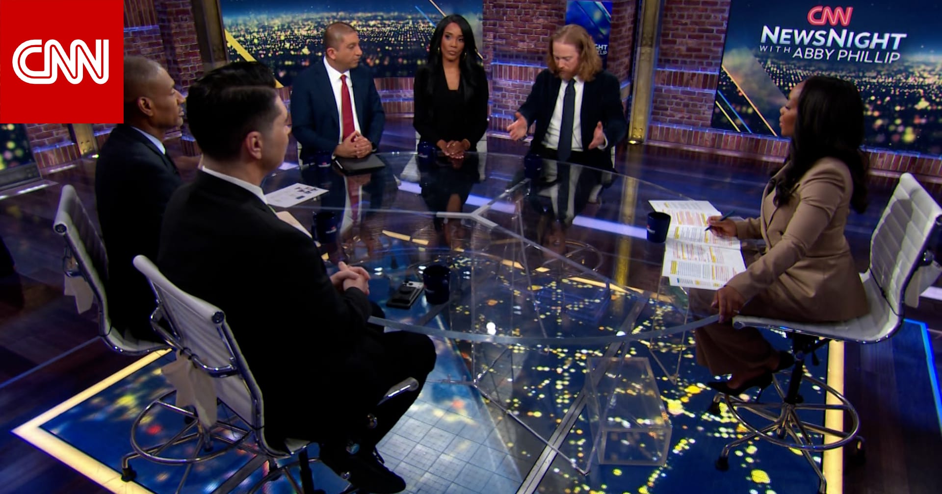 هل شكّلت إيران "تهديدًا وشيكًا"؟ نقاش حول استقالة مسؤول كبير في إدارة ترامب