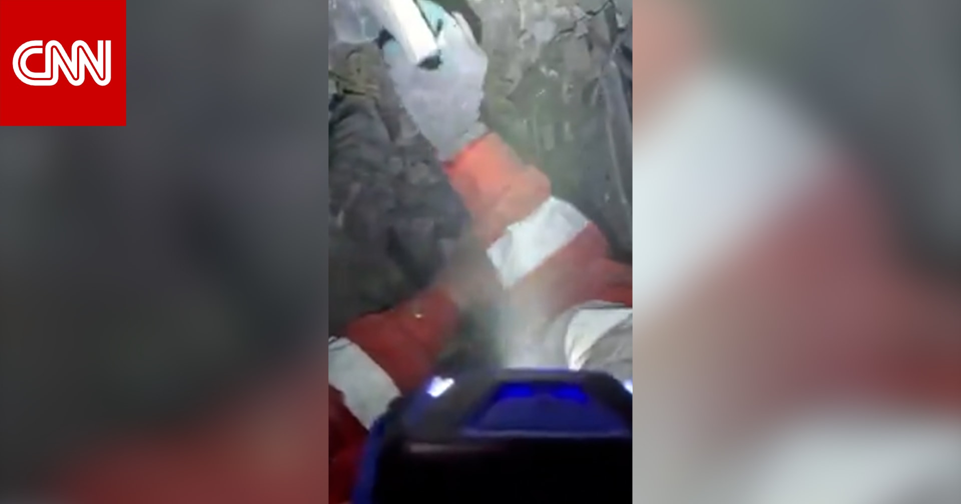 شاهد.. امرأة محاصرة تحت الركام في طهران تسأل: هل طفلي ما زال حيًّا؟