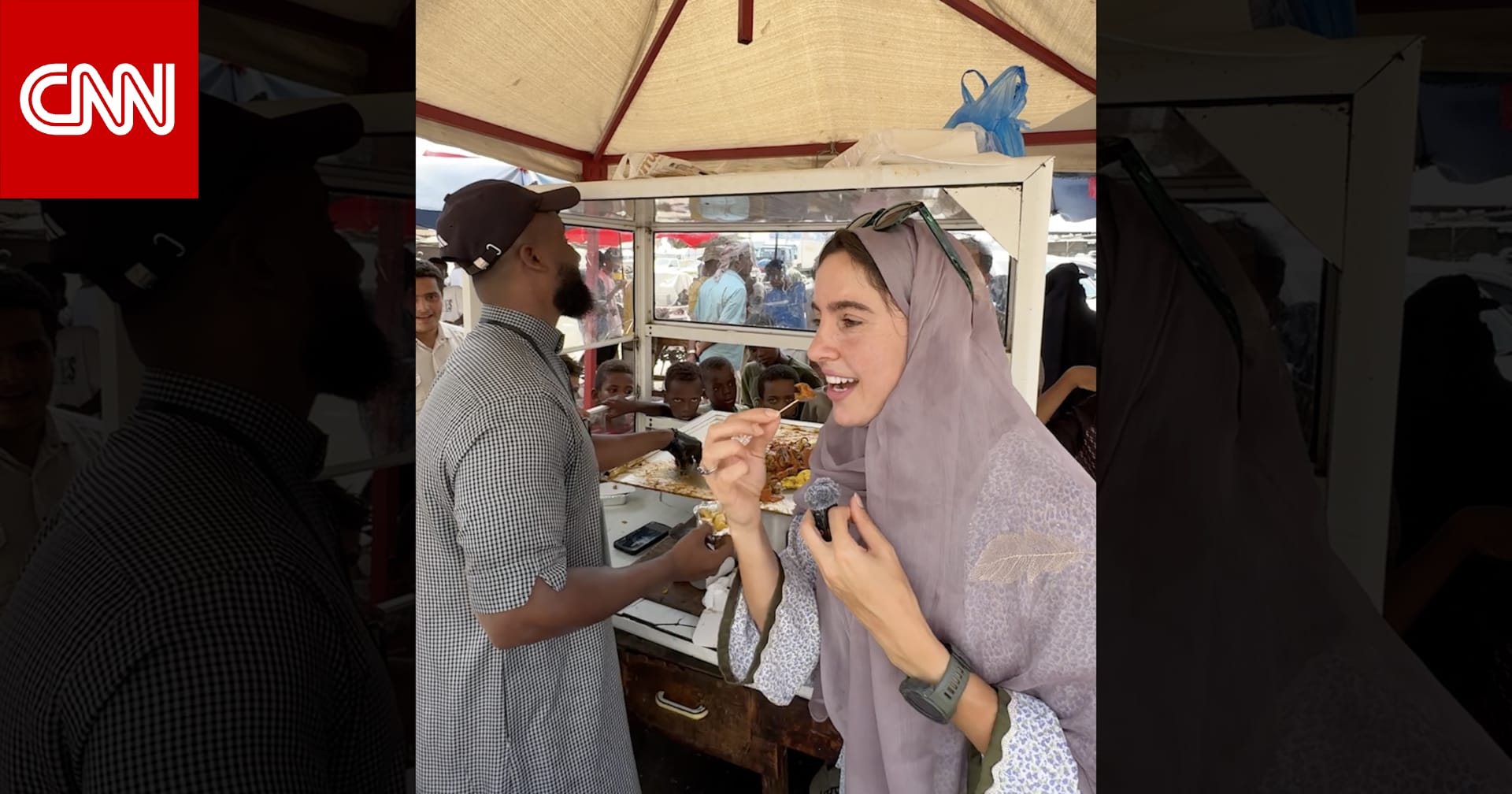 في حضرموت اليمنية.. مغامرة أردنية فلسطينية تتذوق كبد أسماك القرش ومأكولات شارع محلية وتكشف تفاصيل تجربة مختلفة بنكهات غير متوقعة