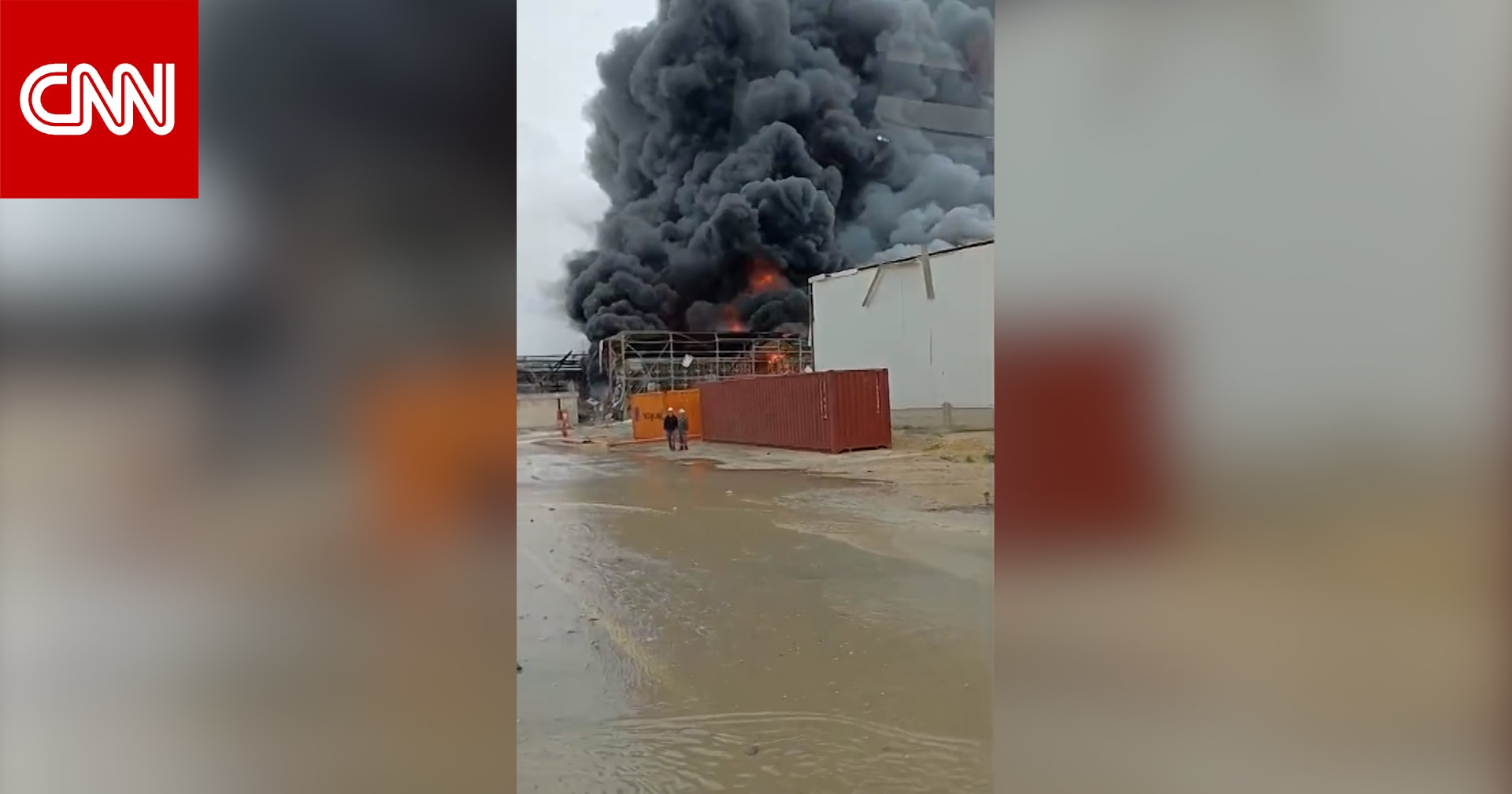 شاهد.. حريق ضخم بموقع صناعي وسط إسرائيل نتيجة اعتراض هجوم