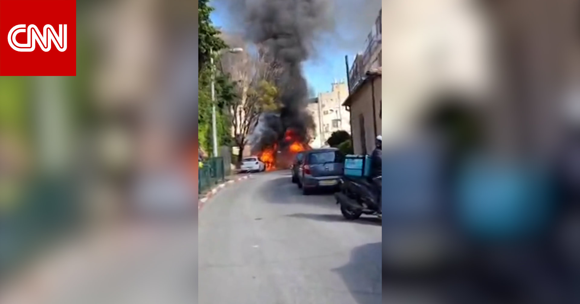 شاهد.. سيارات تحترق في تل أبيب بعد سقوط شظايا صواريخ عنقودية إيرانية