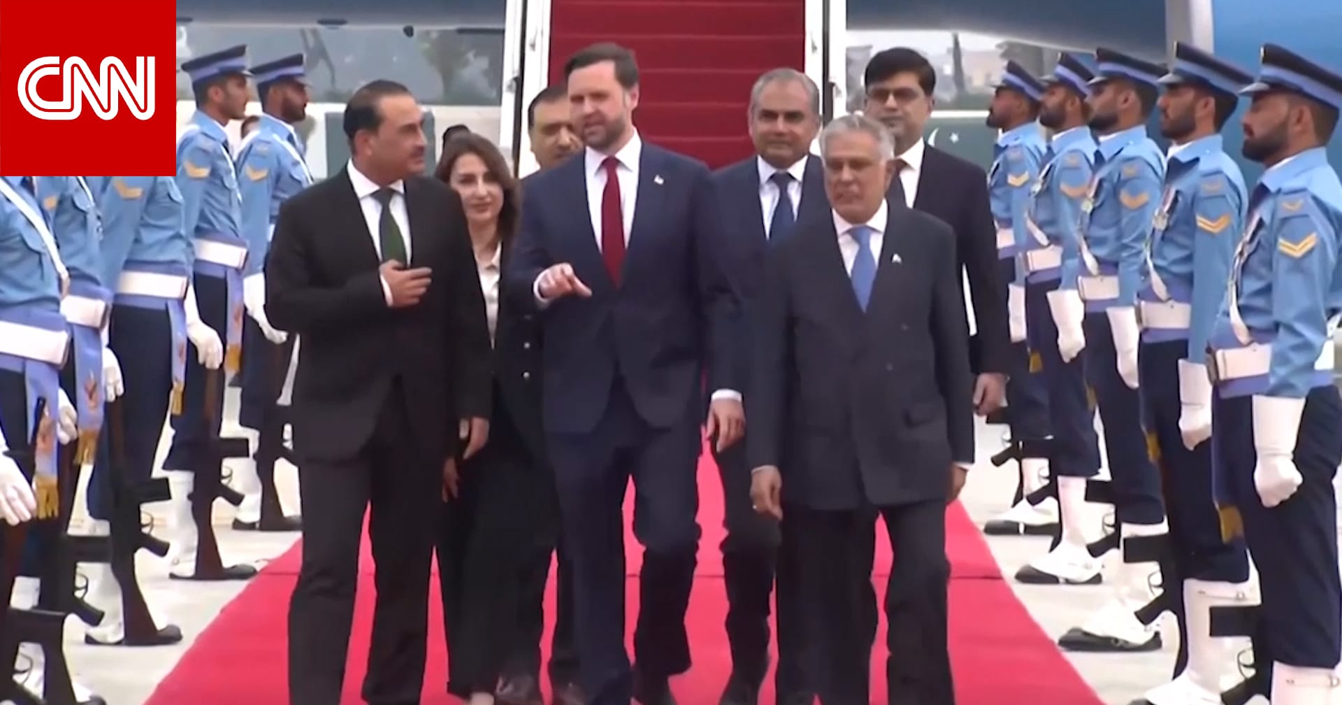 برئاسة فانس.. شاهد وصول الوفد الأمريكي المفاوض إلى باكستان