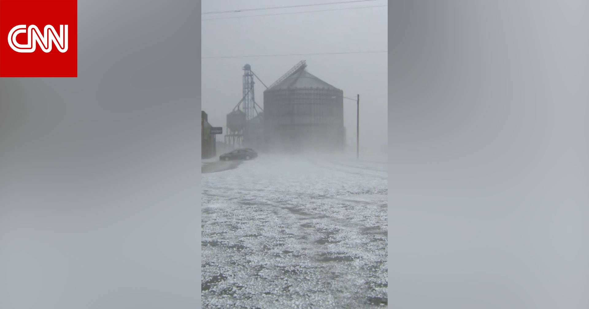 شاهد.. أعاصير مدمرة تضرب ولاية كانساس الأمريكية