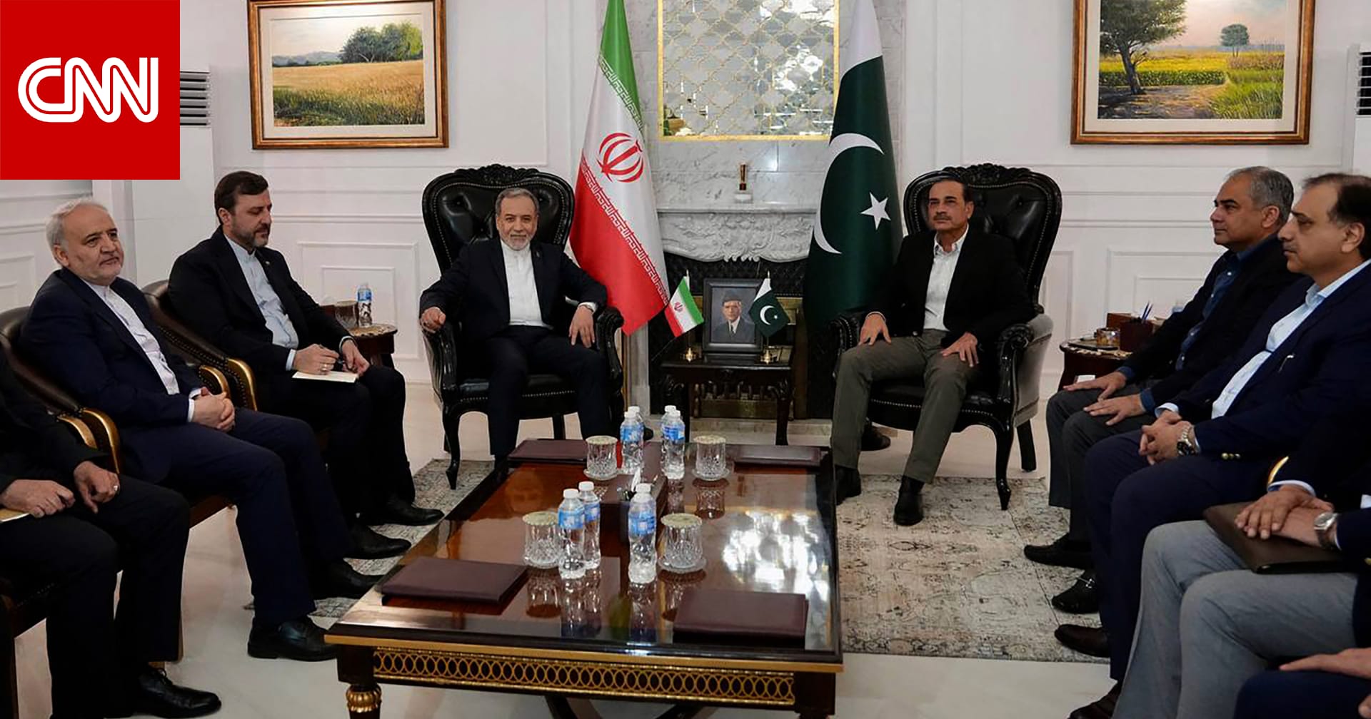 وزير خارجية إيران يلتقي قائد الجيش الباكستاني في إسلام آباد.. وبيان يوضح سبب الزيارة