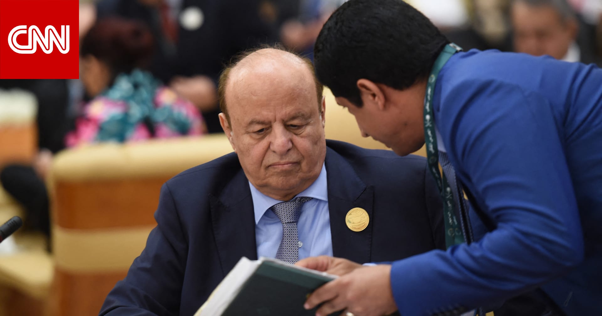 قرقاش يكشف رد فعل عبدربه منصور هادي عند إبلاغه بخطة تحرير عدن على يد عسكريين إماراتيين 