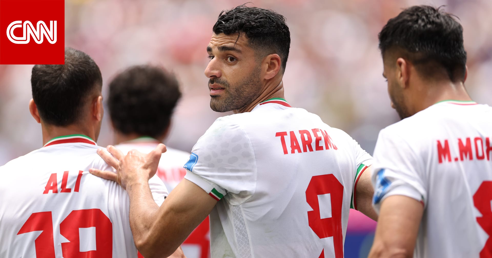 "تبقى روحنا حيّة".. منتخب إيران يترك رسالة لمدينة لوس أنجلوس في غرف تبديل الملابس 