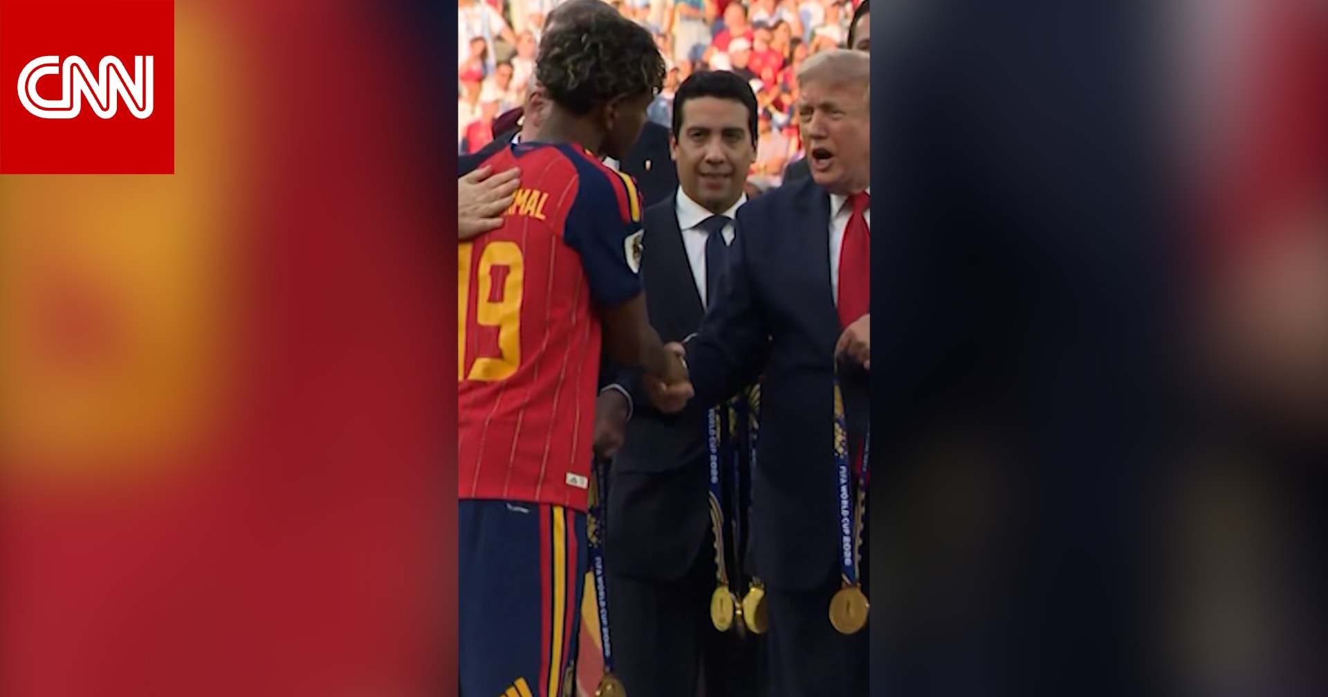 شاهد لحظة تقليد ترامب ميدالية الفوز للامين يامال بعد تتويج إسبانيا بلقب كأس العالم 2026