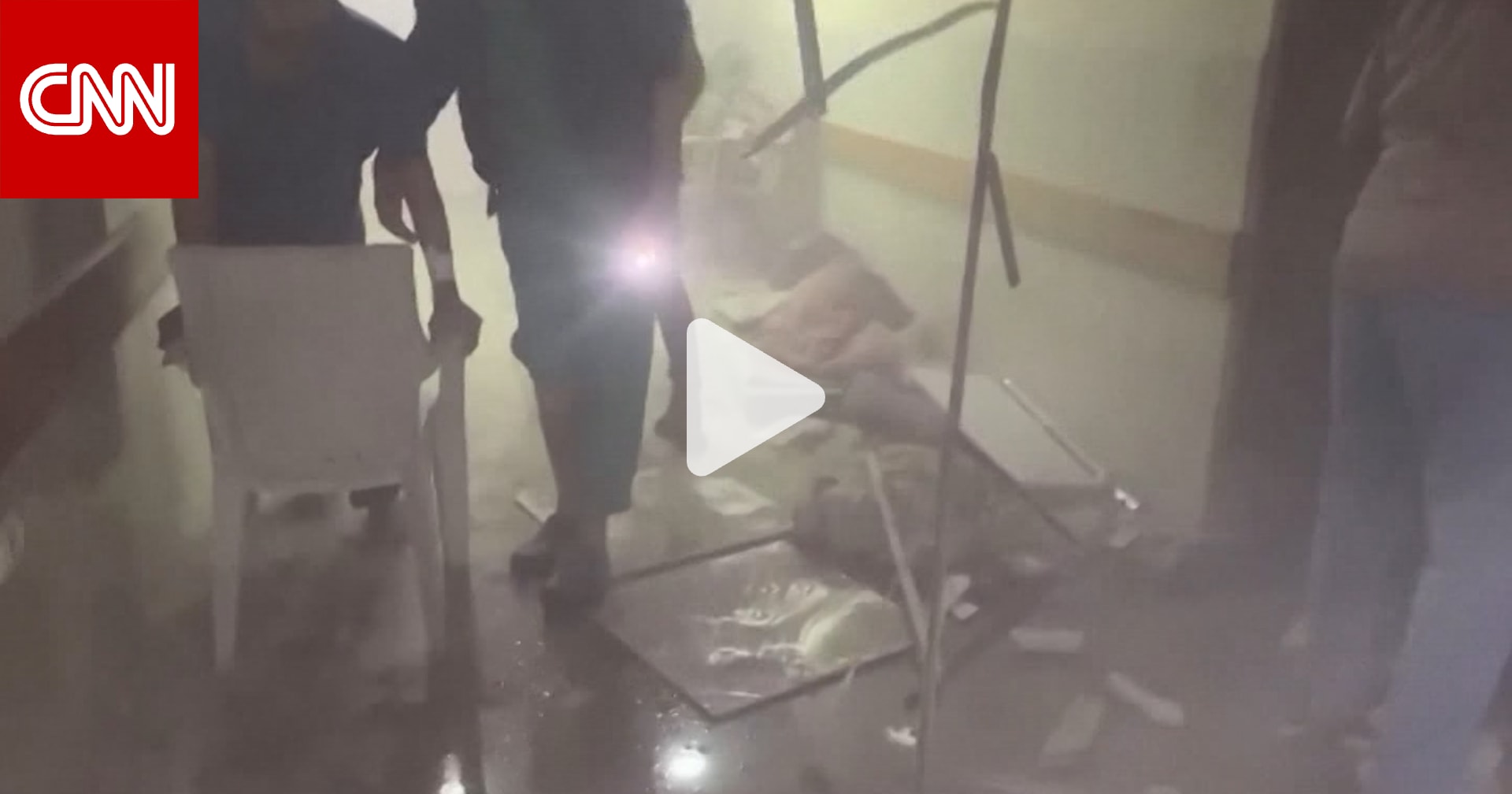مشاهد رعب وموت داخل مستشفى ناصر في غزة.. ما الذي يحدث هناك؟