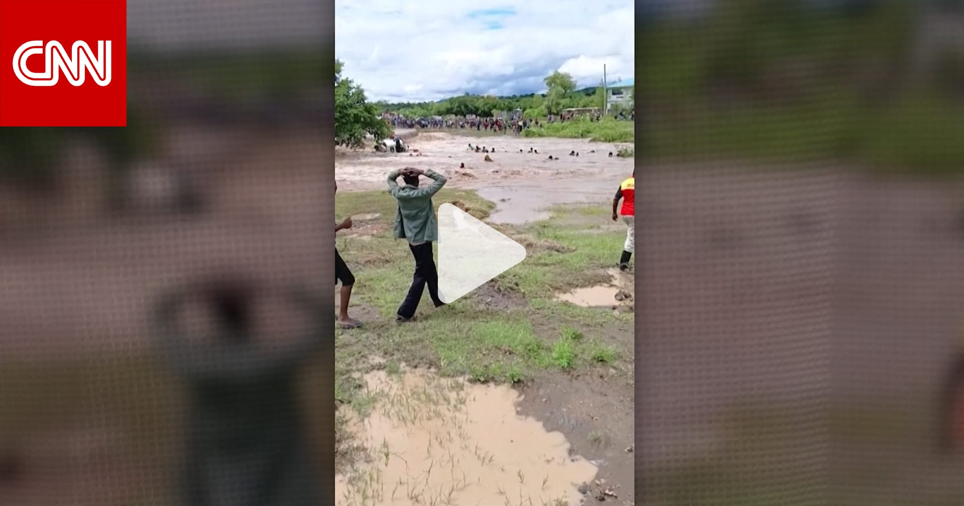 انجرفت وغرق ركابها أمام الناس.. فيديو مرعب يظهر ما حدث لشاحنة حاولت عبور نهر جارف في كينيا