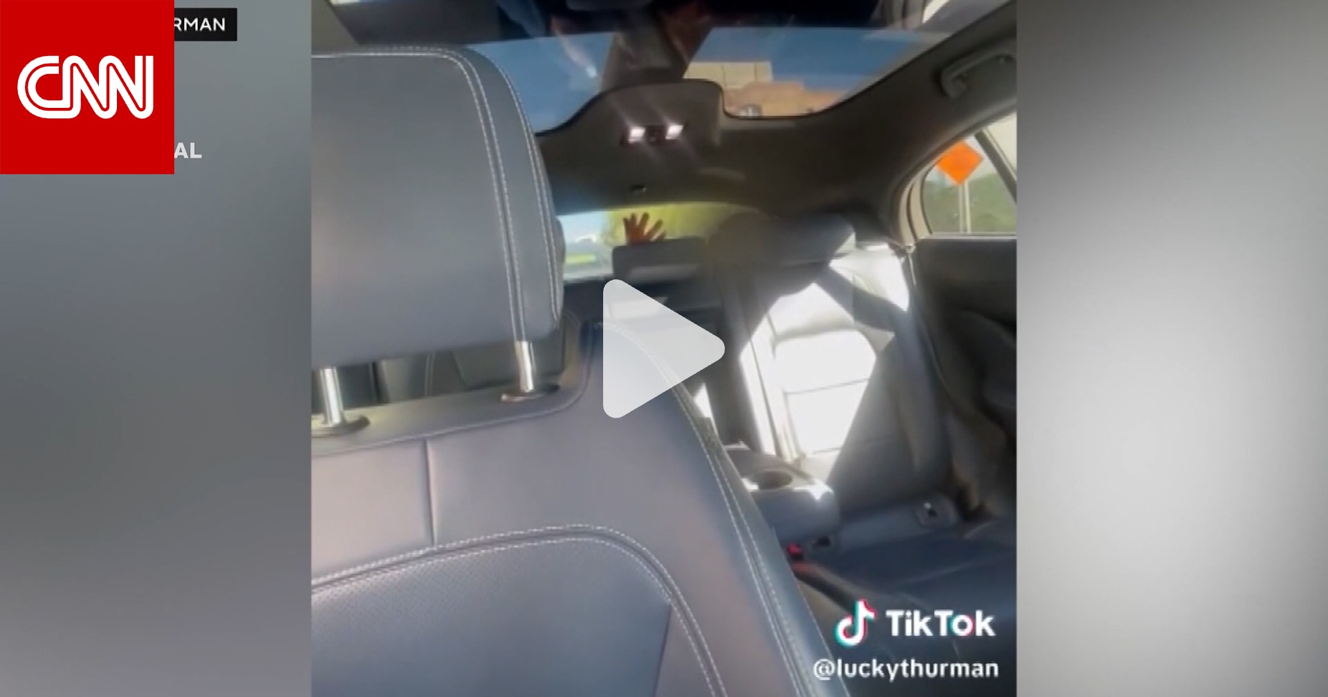 مقطع متداول لوجود رجل داخل صندوق سيارة أجرة ذاتية القيادة طلبتها أم لابنتها 