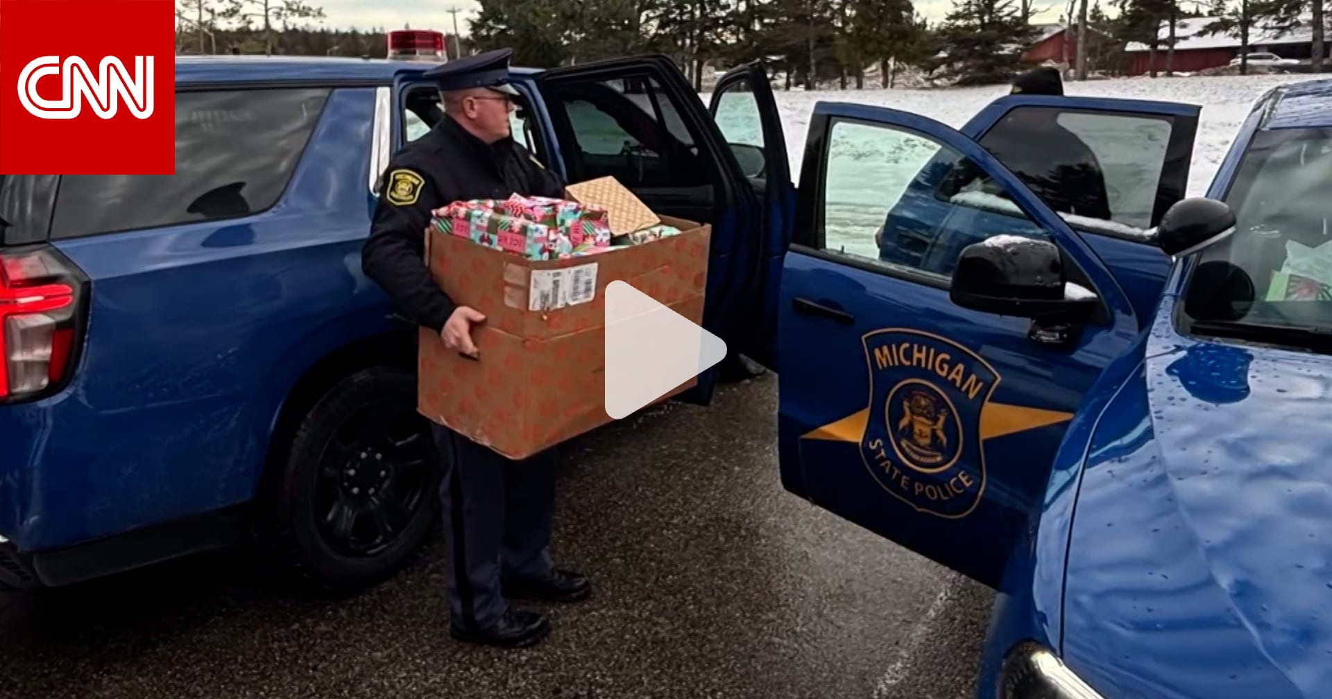 965 كيلومترًا من التضامن.. هدايا تحارب اليأس في غرفة الطفلة فيلا 