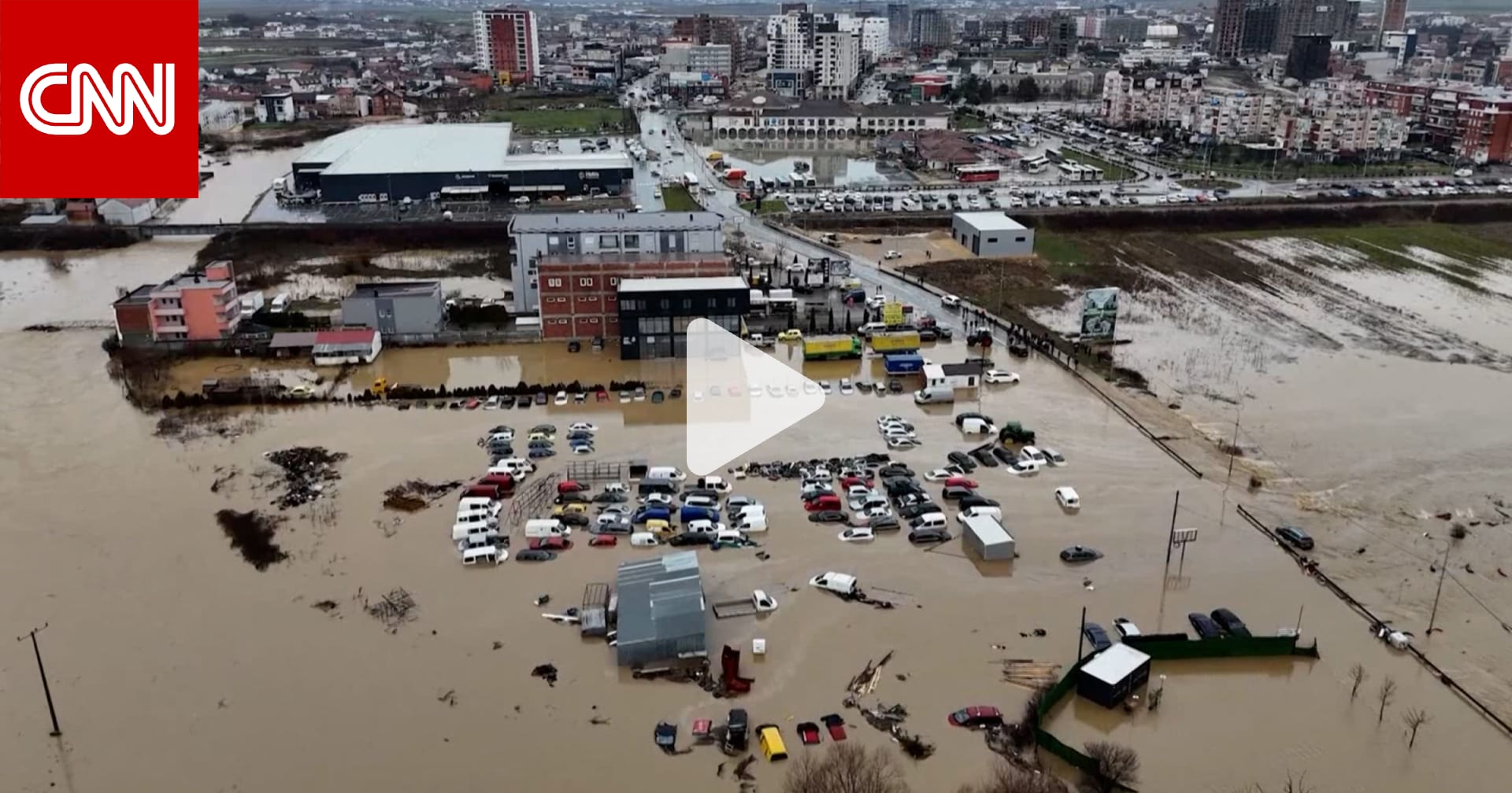 فيضانات شديدة في كوسوفو.. والمياه تغمر المنازل والمتاجر والسيارات 