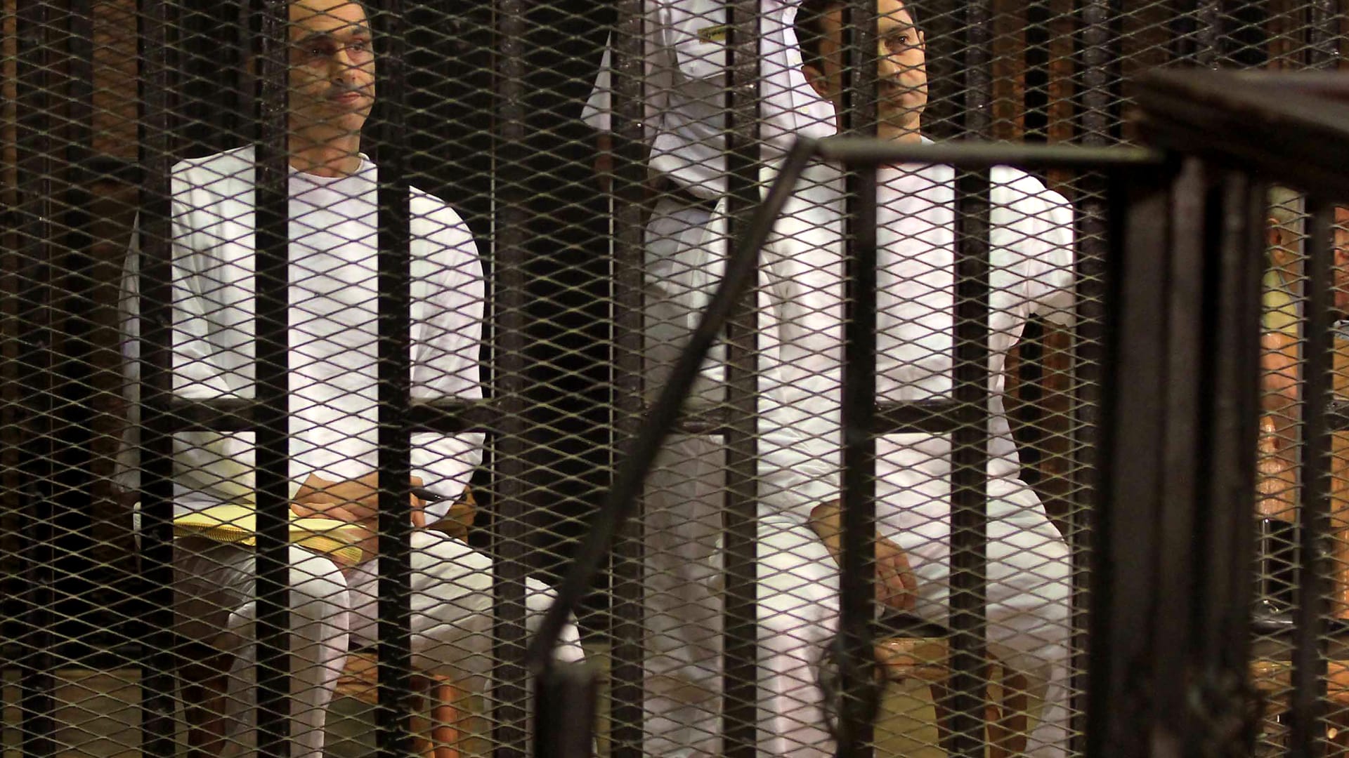بعد أمر القبض عليهما.. ماعلاقة علاء وجمال مبارك بقضية "التلا