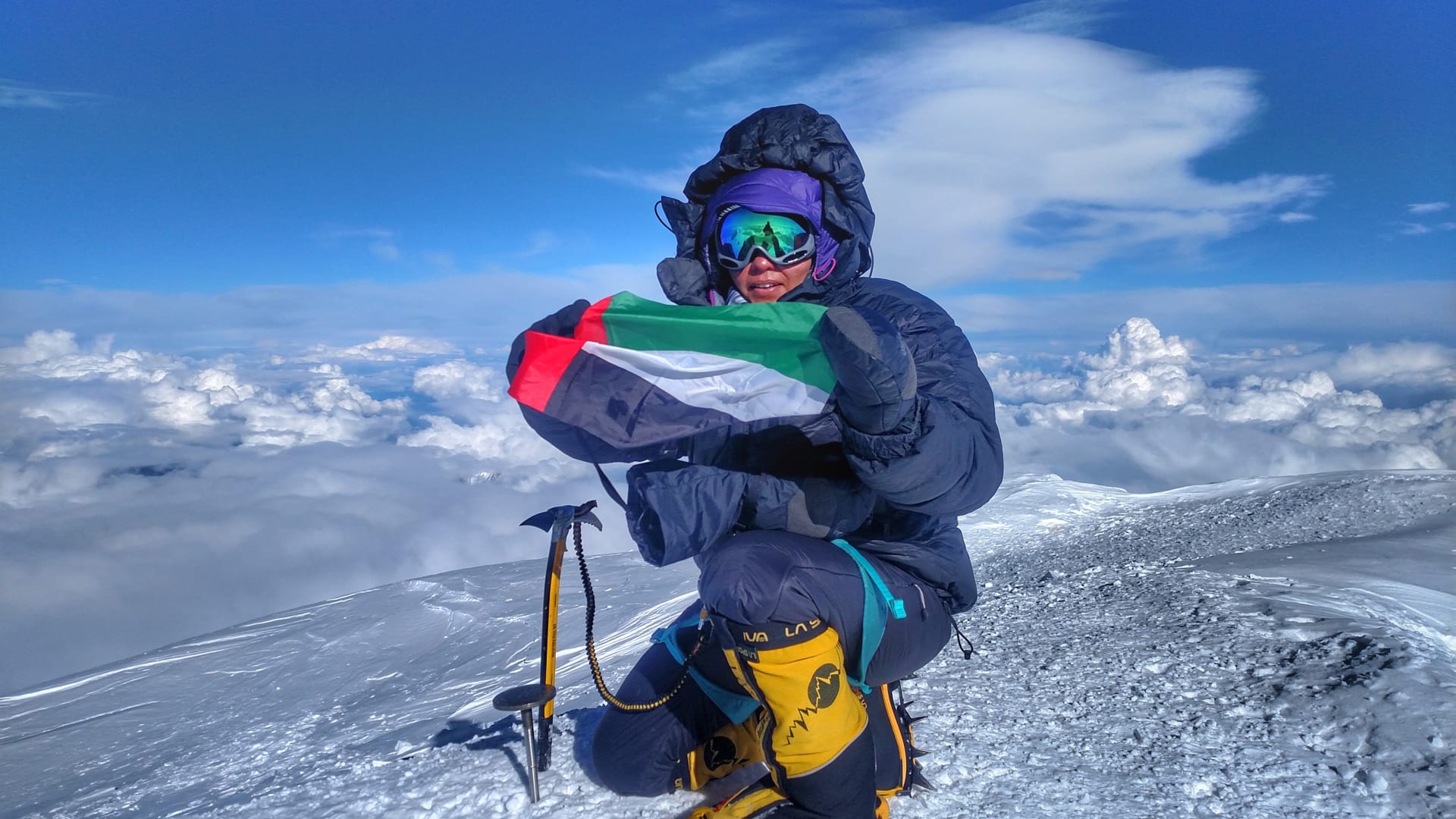 أول إماراتية تتسلق جبل دينالي.. ما هي مغامرتها القادمة؟