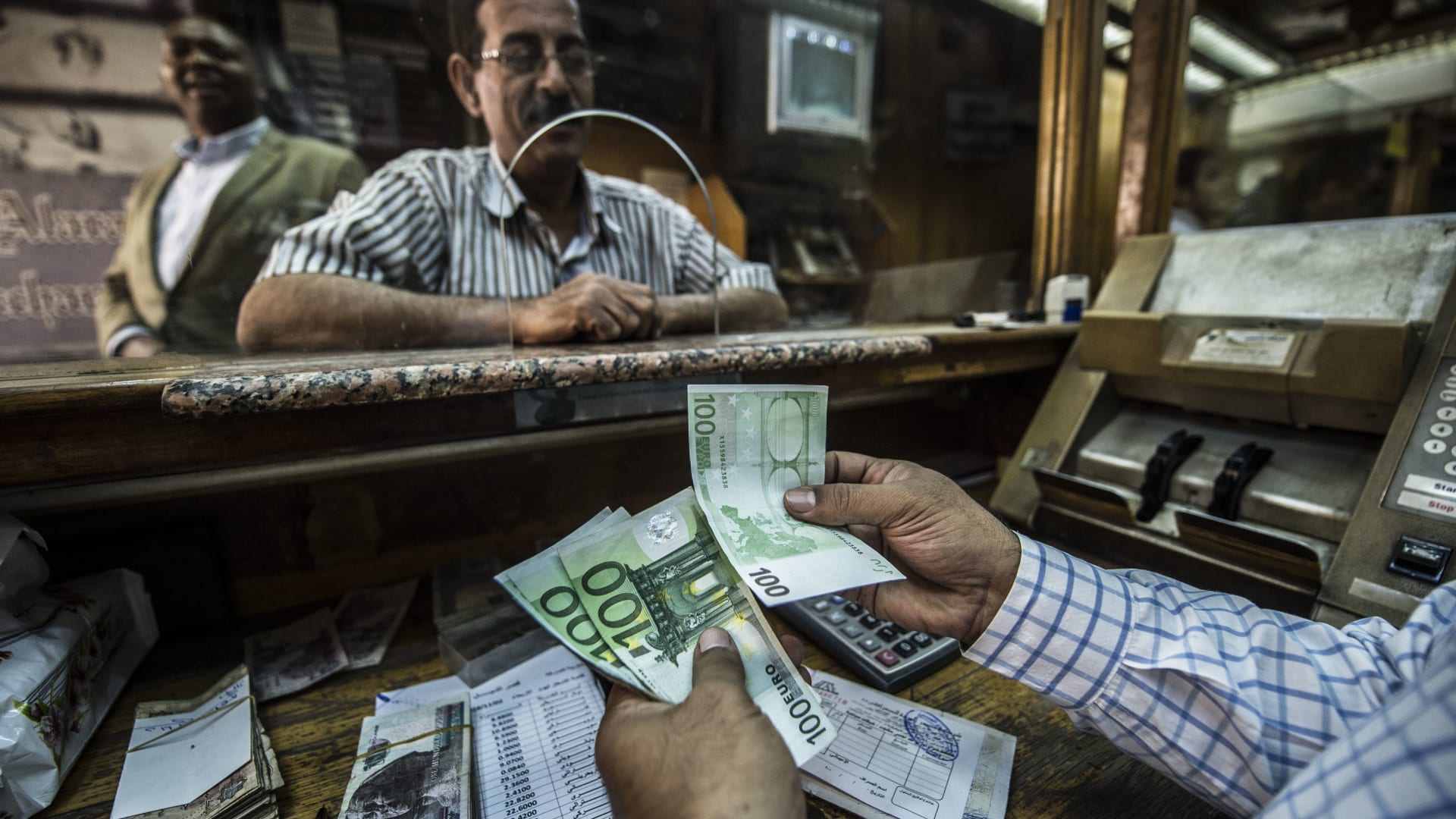 المصريون "بطل" 2018.. كيف دفعوا ثمن الإصلاح الاقتصادي؟