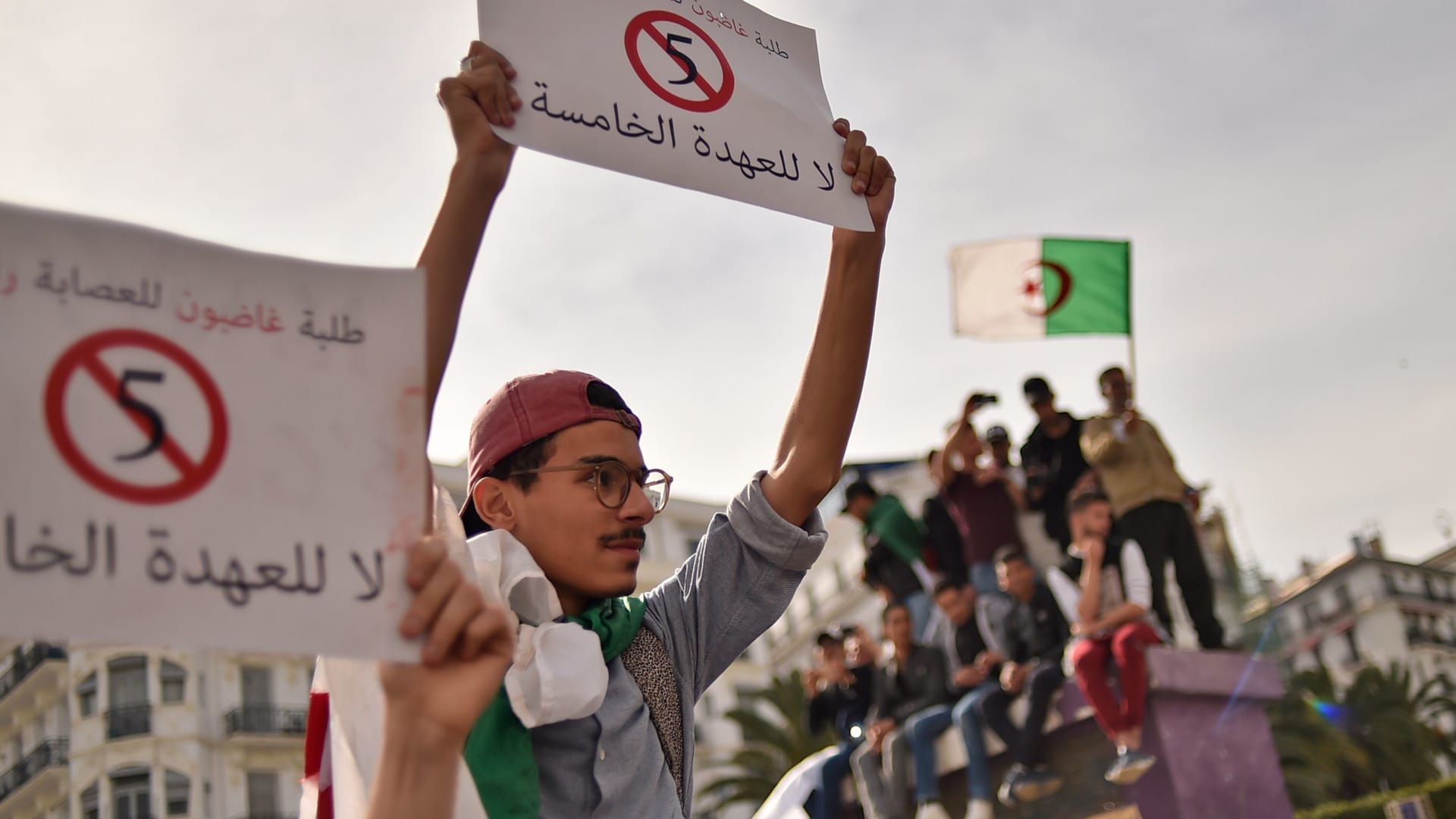 لم تشهد احتجاجات مثلها منذ 1962.. الجزائر "تنتفض" ضد بوتفليقة