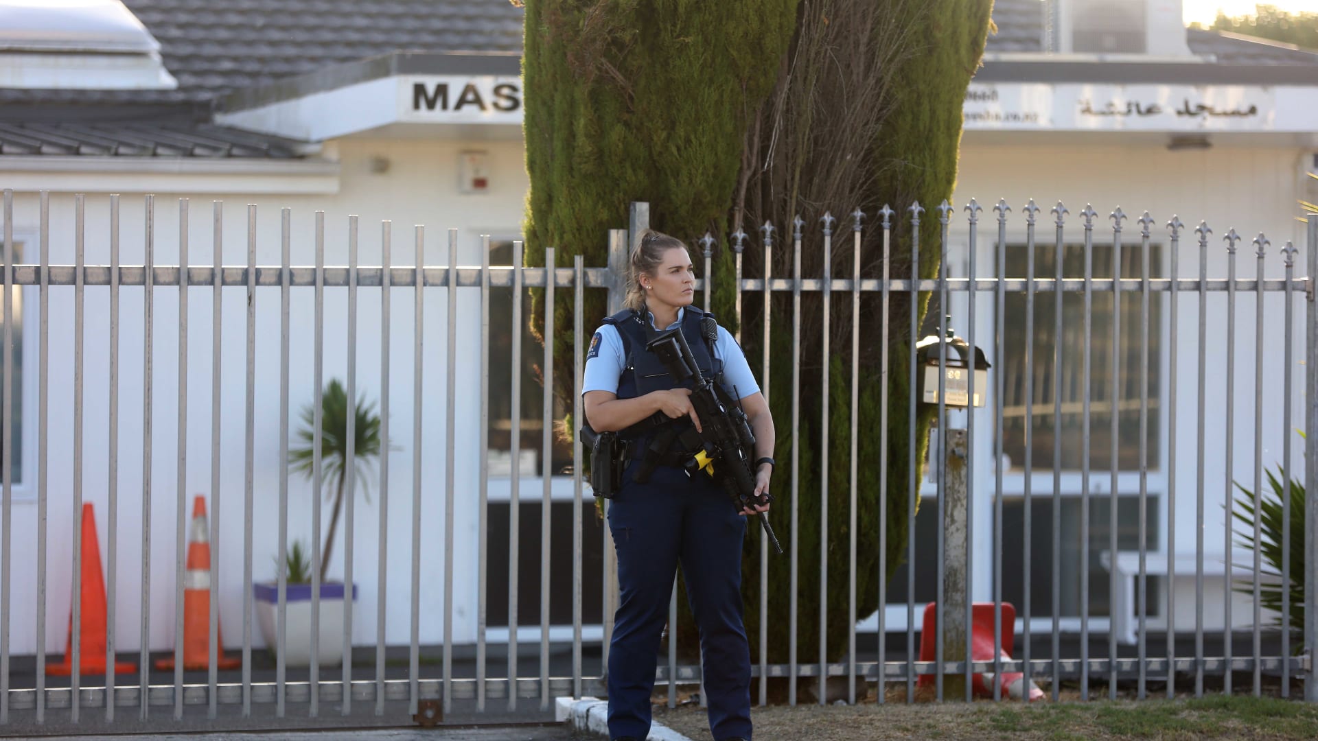 المشاهد الأولى بعد حادثة إطلاق النار في مسجدين بنيوزلندا