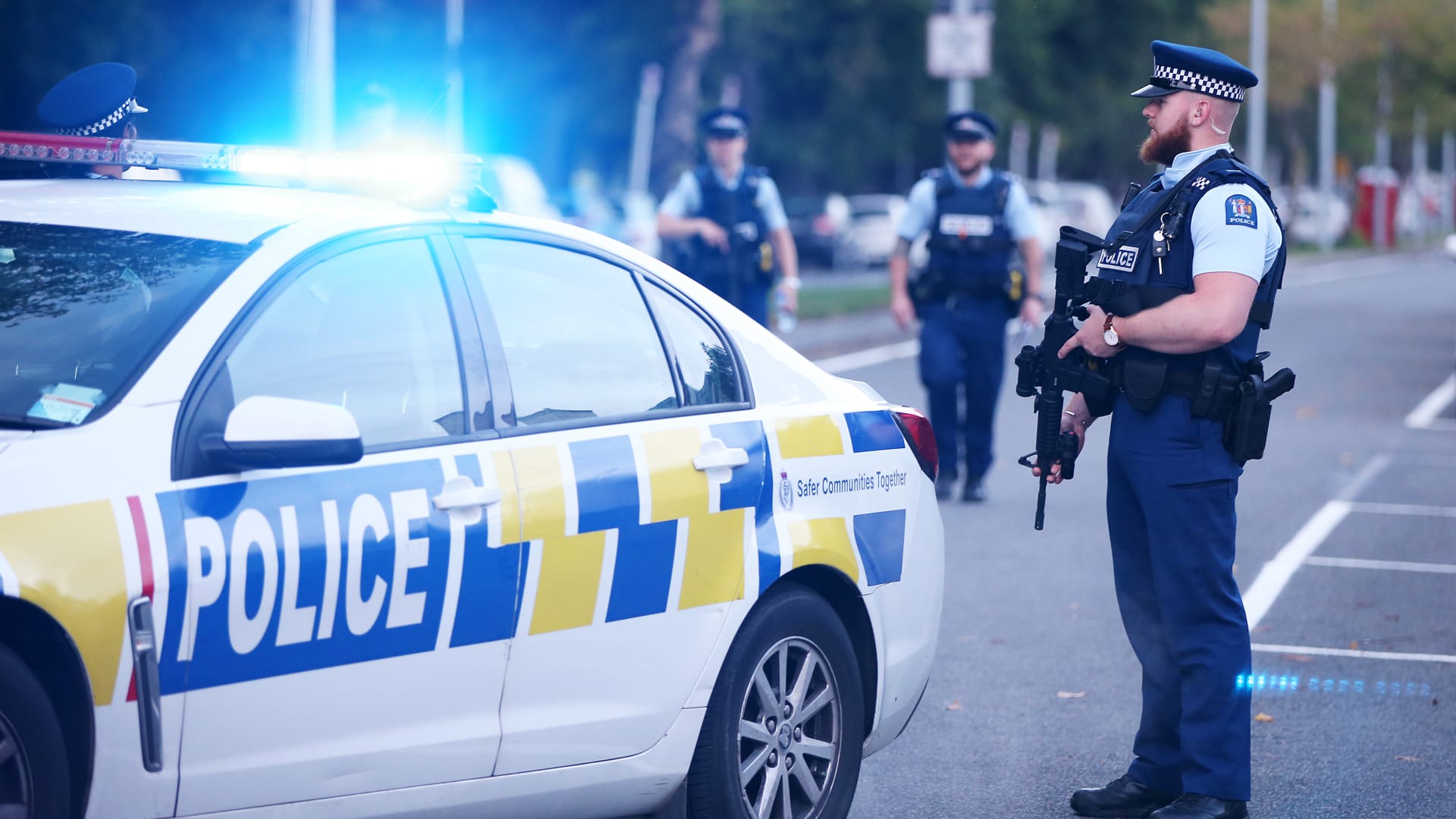 والد لـ4 أطفال يصف لحظة مطاردته لمطلق النار بمسجد نيوزيلندا