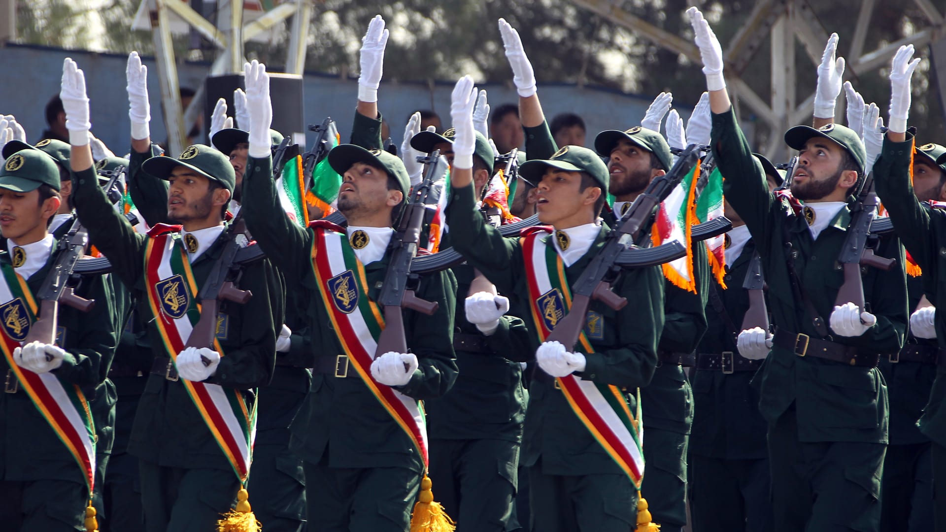 أمريكا صنفته "منظمة إرهابية".. ما هو الحرس الثوري الإيراني؟