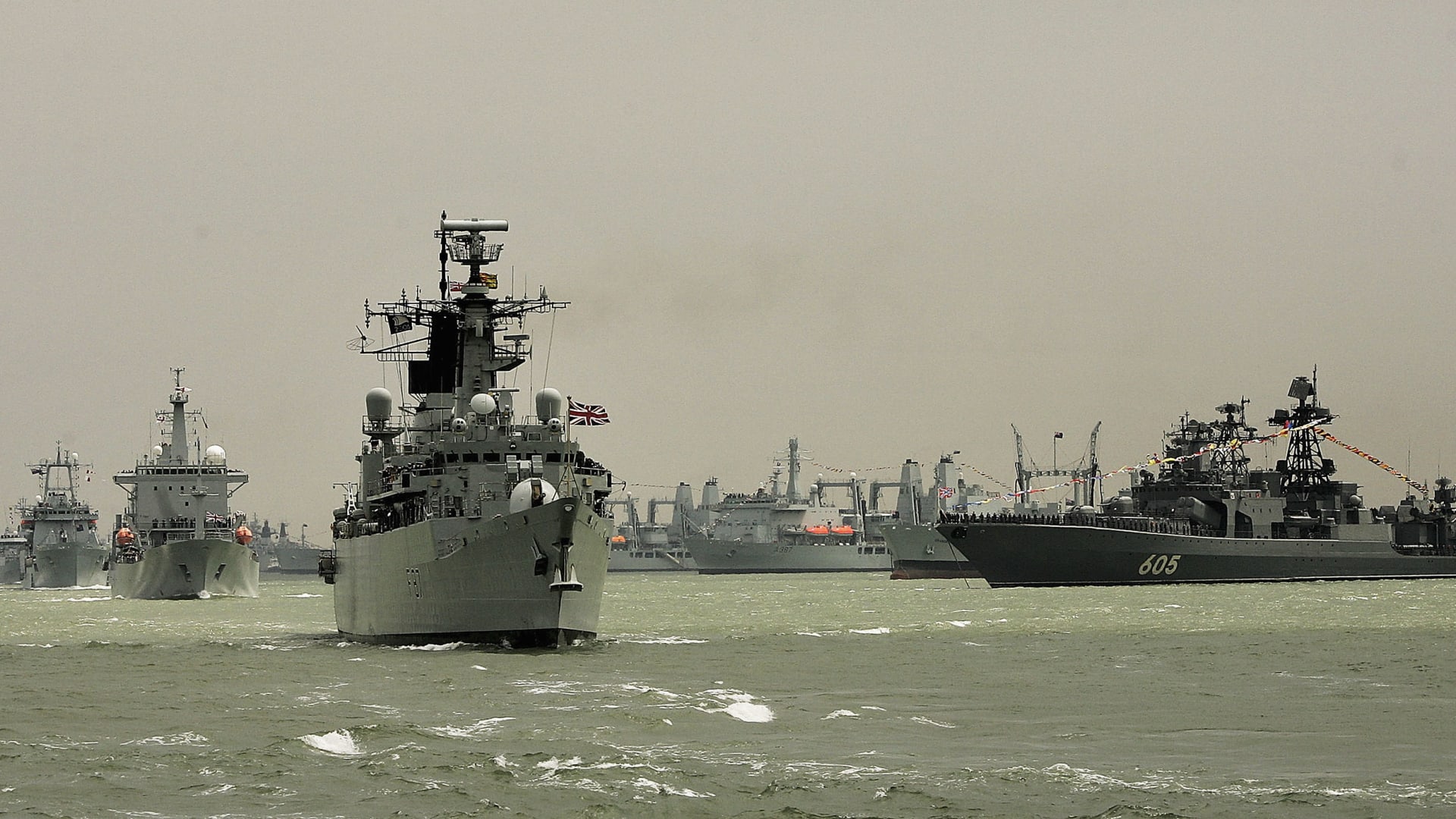 بالأرقام.. البحرية الإيرانية رابع أقوى أسطول بالعالم أمام بريطانيا