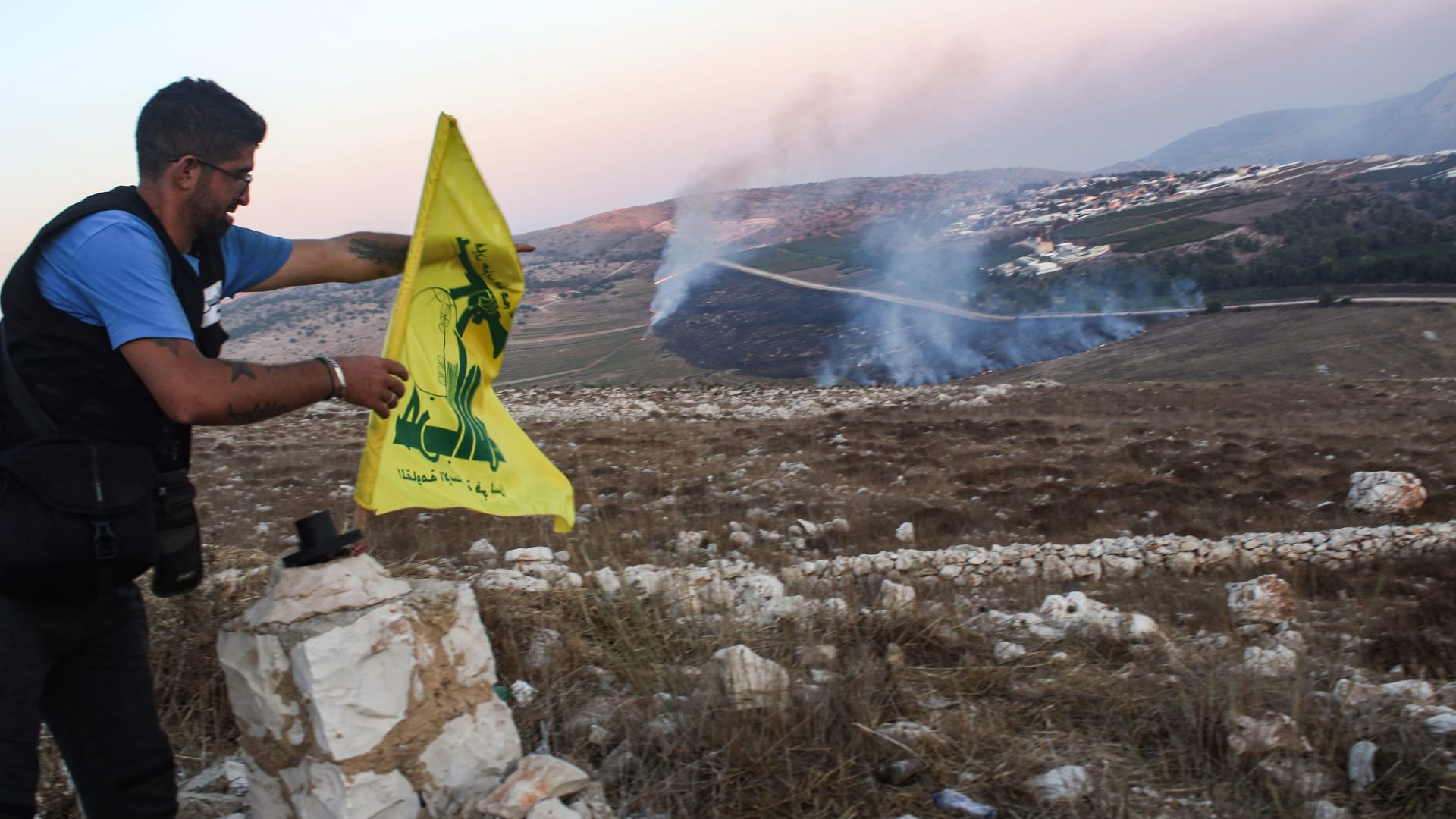 آثار القذائف الإسرائيلية بعد عملية حزب الله في أفيميم