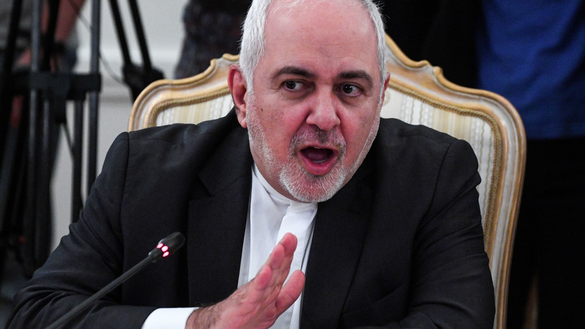 ظريف لـCNN عن المفاوضات مع واشنطن: إيران أكثر حكمة من الوقوع في الفخ