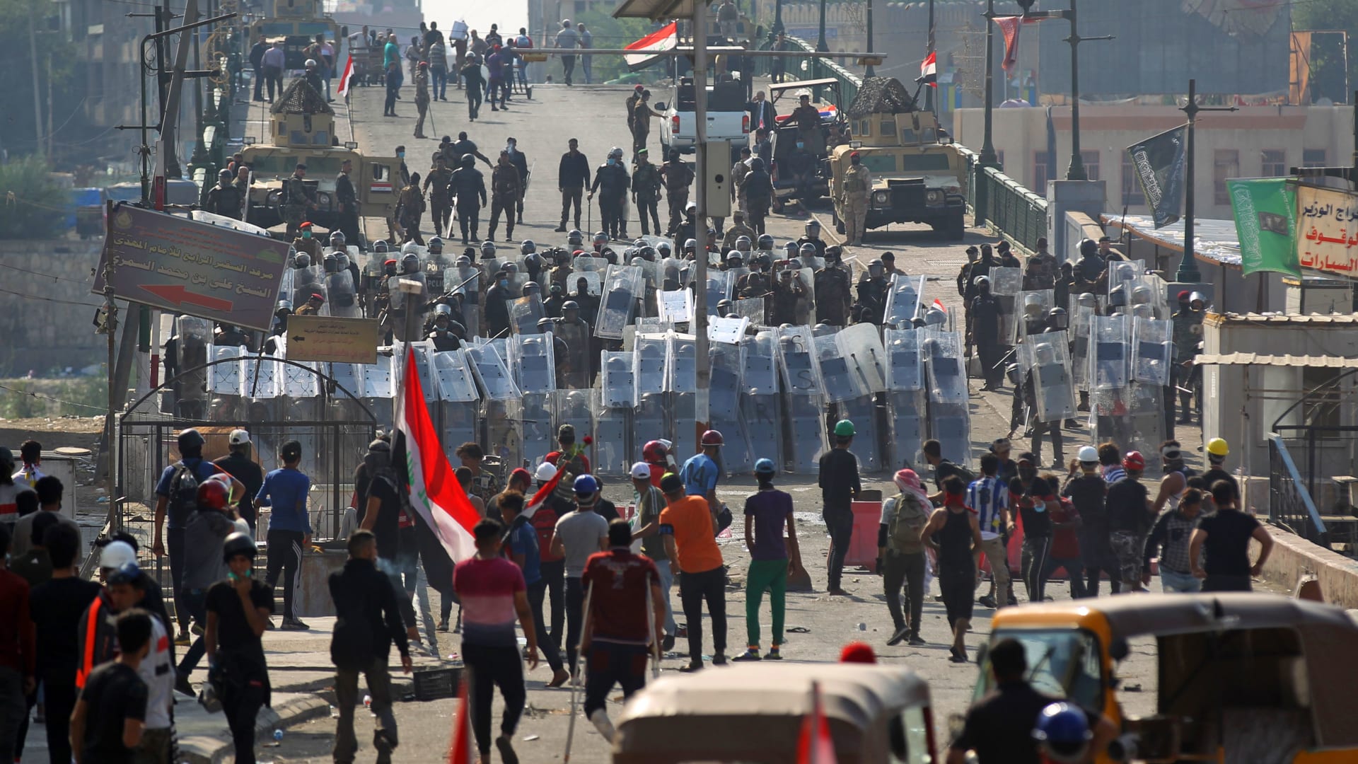 مقتل 4 متظاهرين في اشتباكات عنيفة مع الأمن في العراق