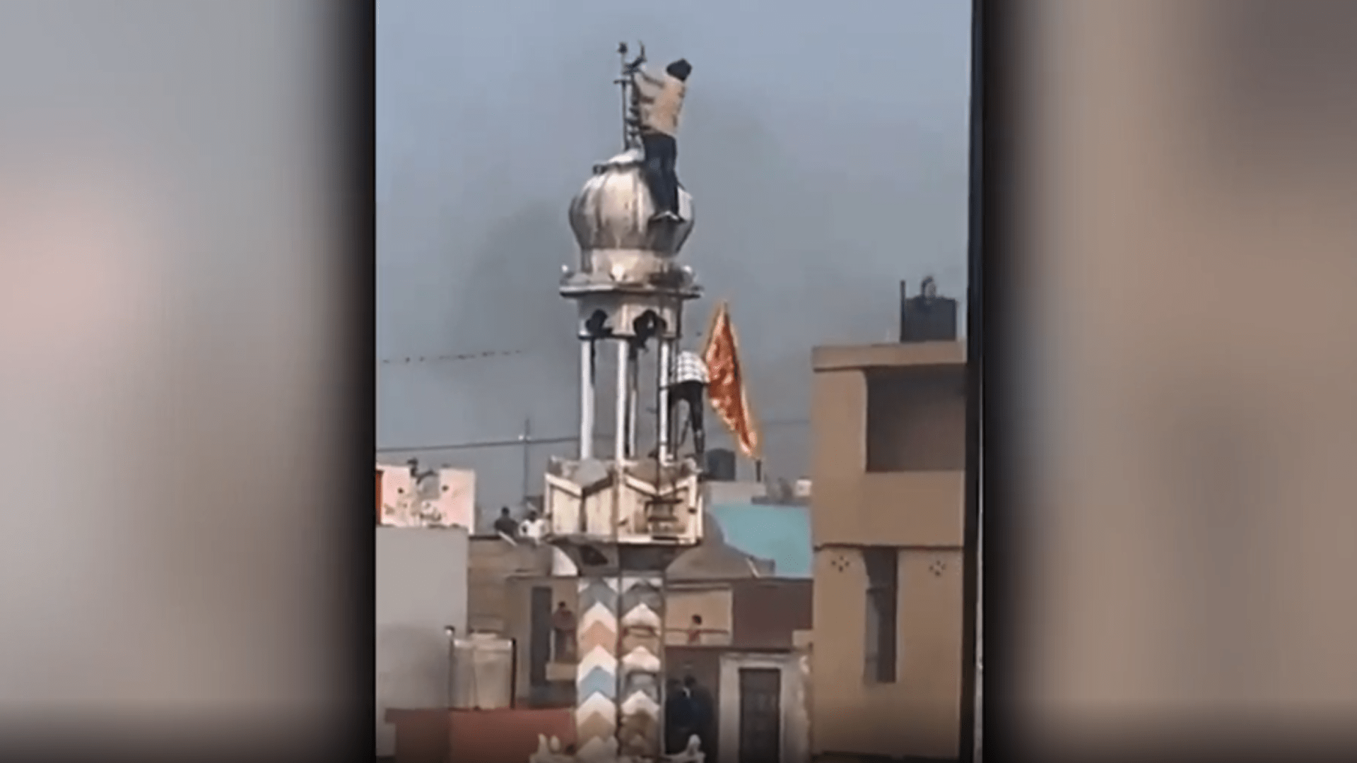 شاهد لحظة إحراق مسجد على أيدي متشددين هندوس في الهند Cnn Arabic
