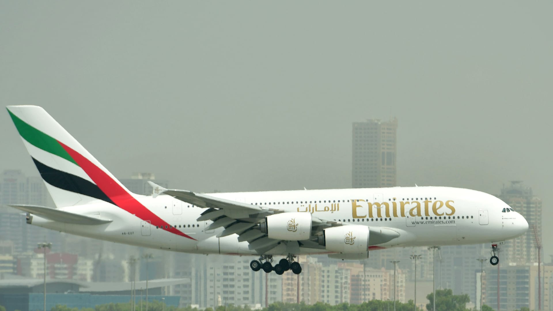 رئيس طيران الإمارات يتحدث لـCNN عن تأثر الشركة بعد حادثة بوينغ