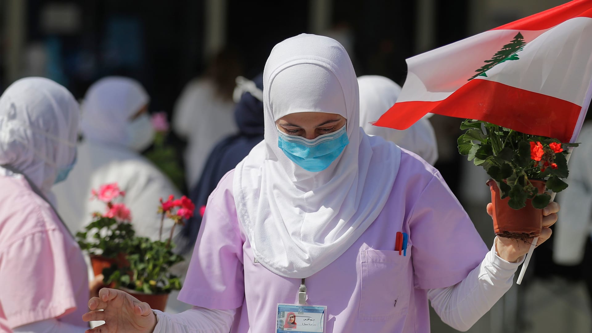 لبنان بين انفجار وجائحة.. ماذا يقول طبيب لبناني عن "المأساة" الصحية التي تعيشها البلاد؟