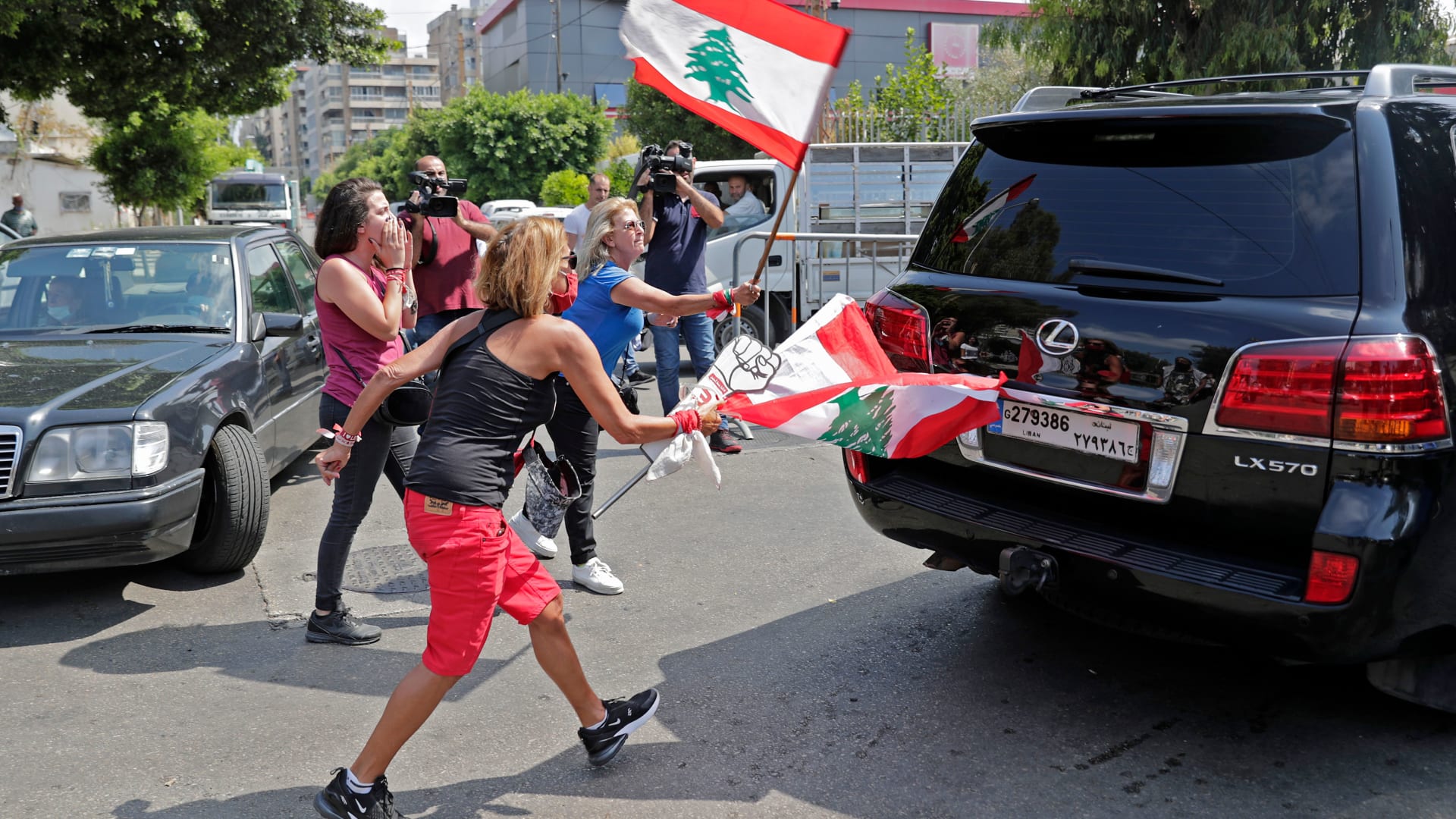 بعد استقالة حكومة دياب.. كيف سيبدو مستقبل لبنان؟