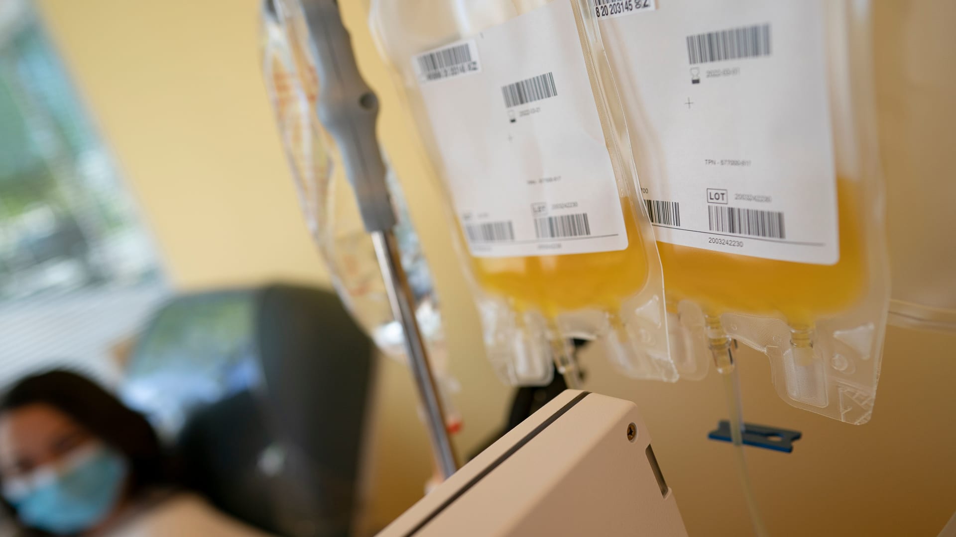 هل يمكننا استخدام بلازما الدم لعلاج فيروس كورونا؟
